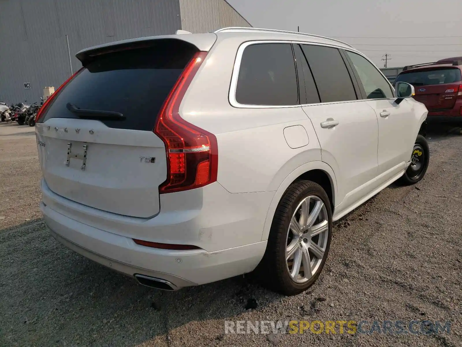 4 Photograph of a damaged car YV4102PK8L1574185 VOLVO XC90 2020