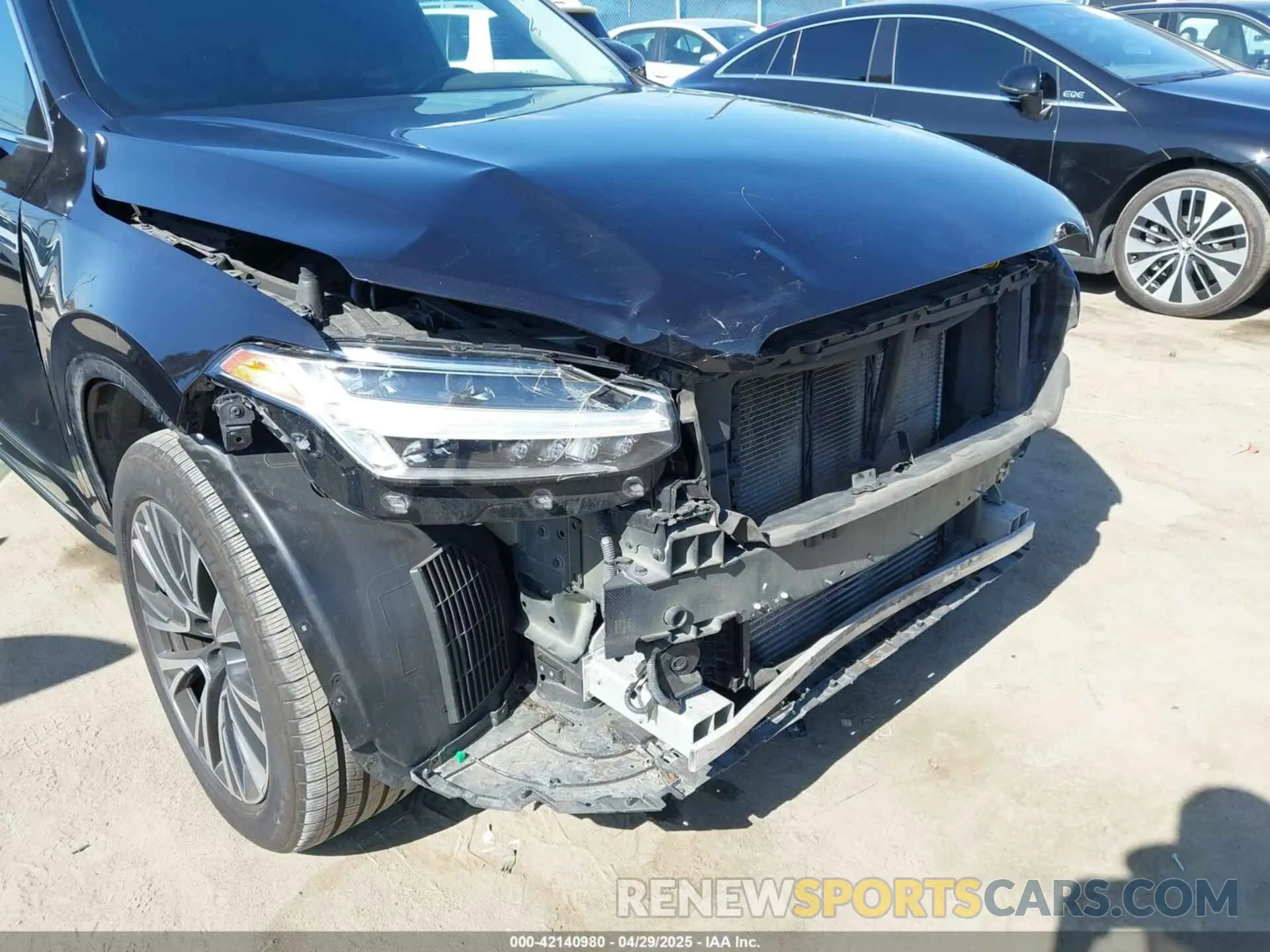 6 Photograph of a damaged car YV4102PK9L1533600 VOLVO XC90 2020