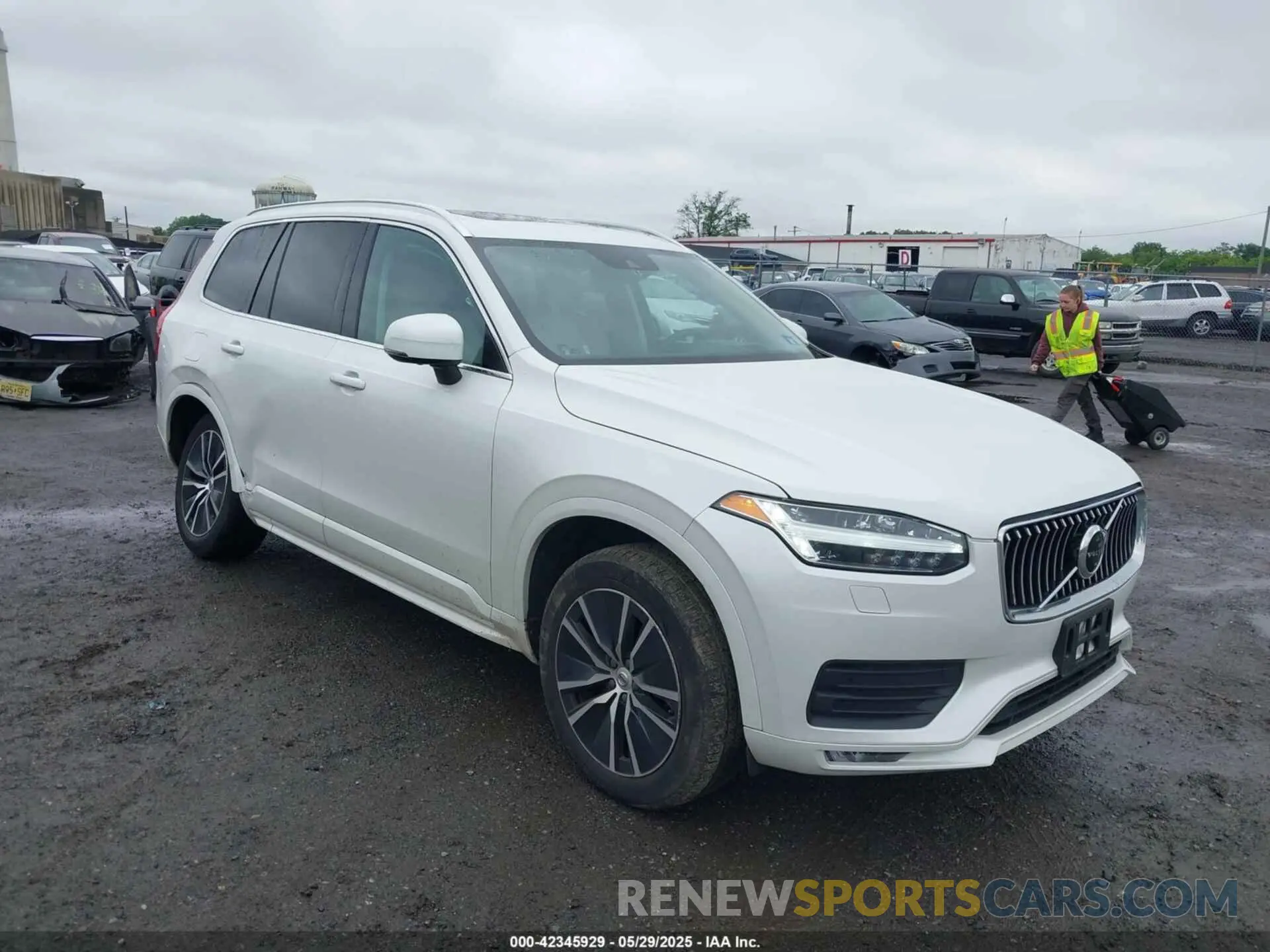1 Photograph of a damaged car YV4102PK9L1614676 VOLVO XC90 2020