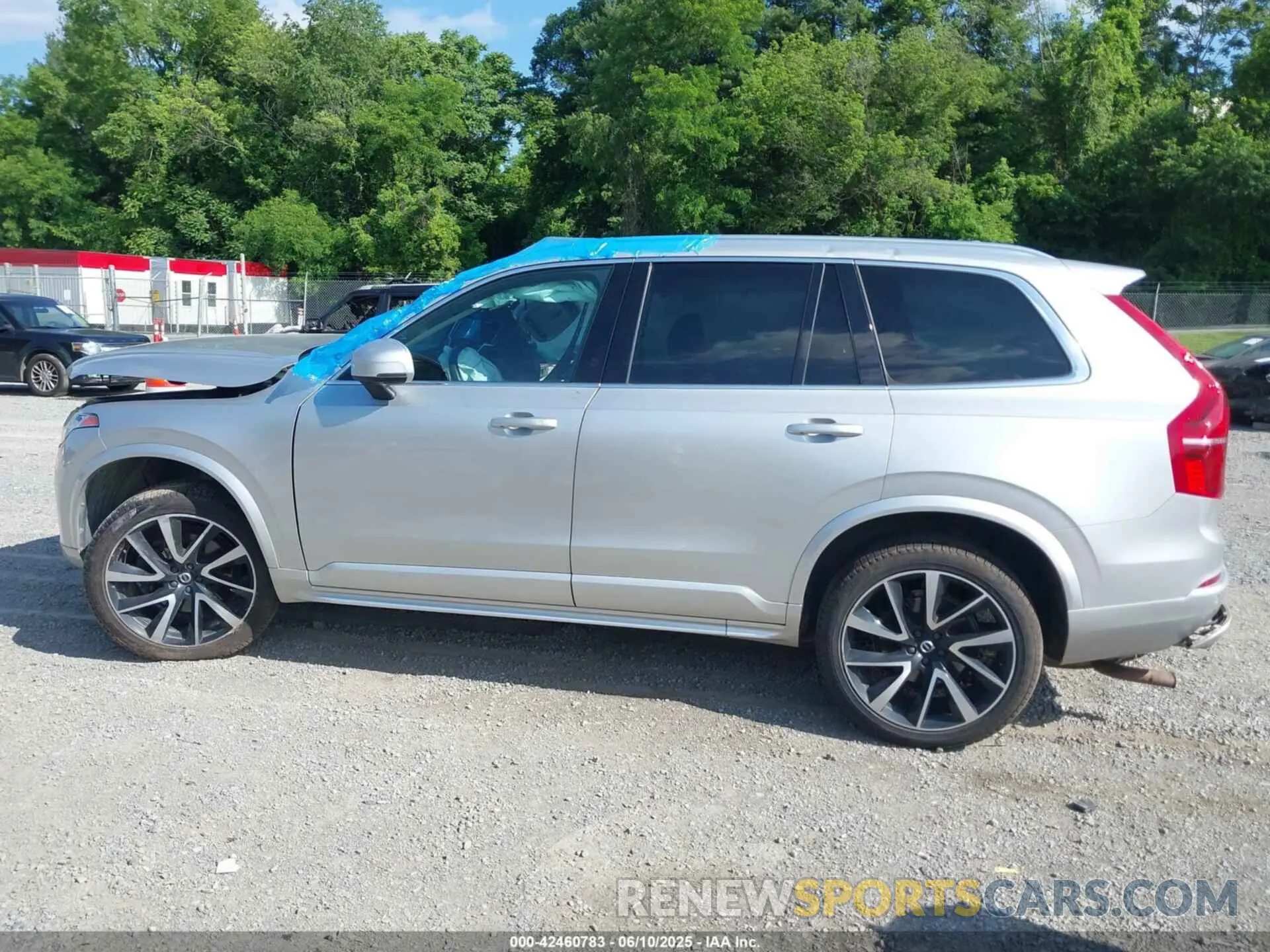 13 Photograph of a damaged car YV4A221K6L1557582 VOLVO XC90 2020