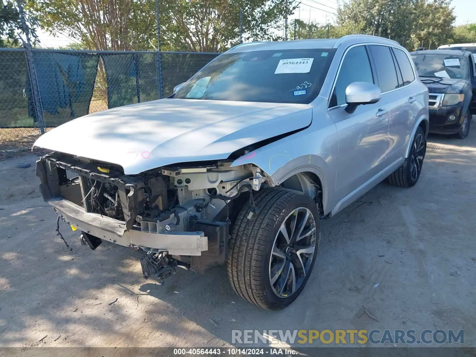 2 Photograph of a damaged car YV4A221K8L1604143 VOLVO XC90 2020