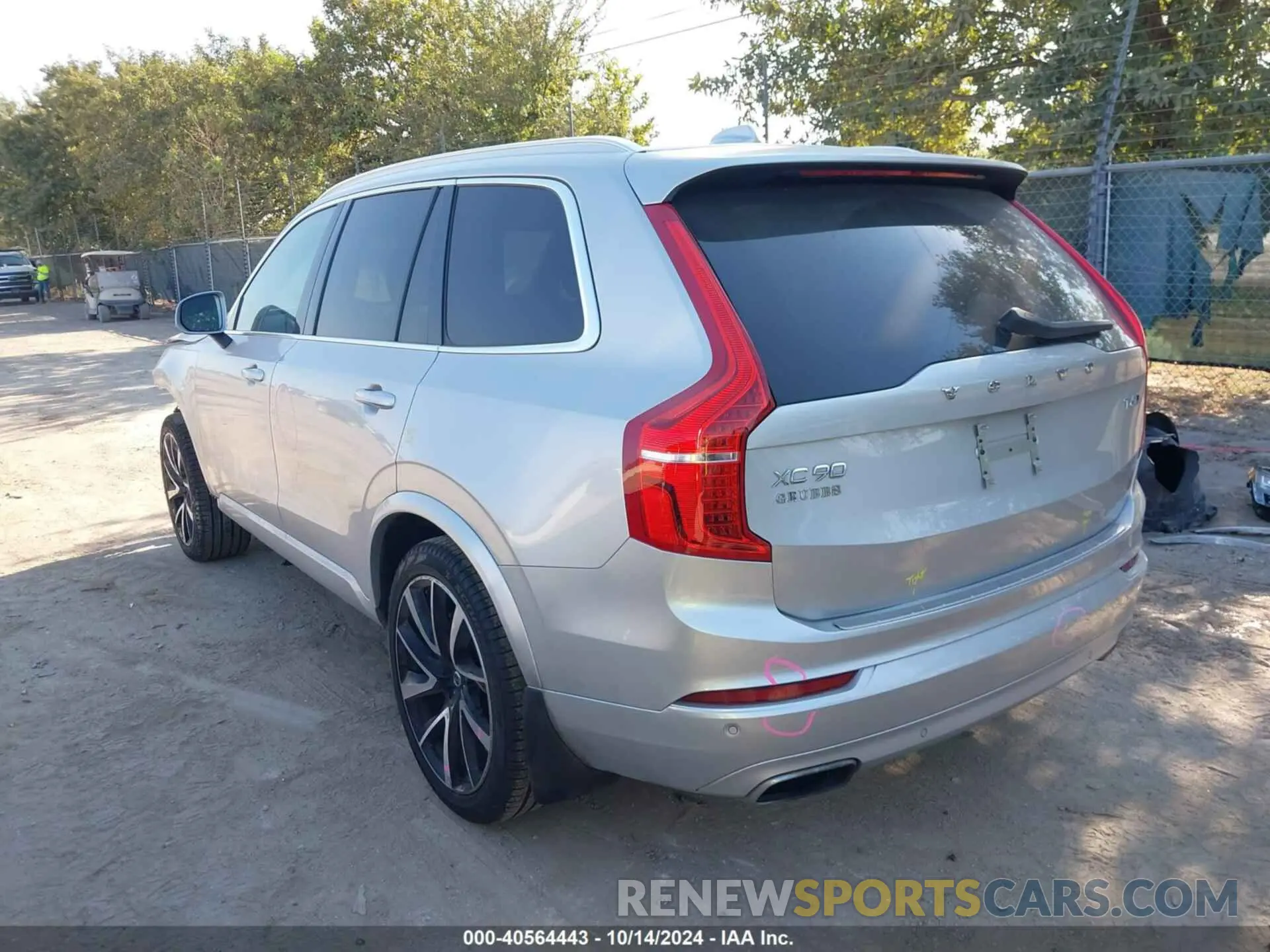 3 Photograph of a damaged car YV4A221K8L1604143 VOLVO XC90 2020