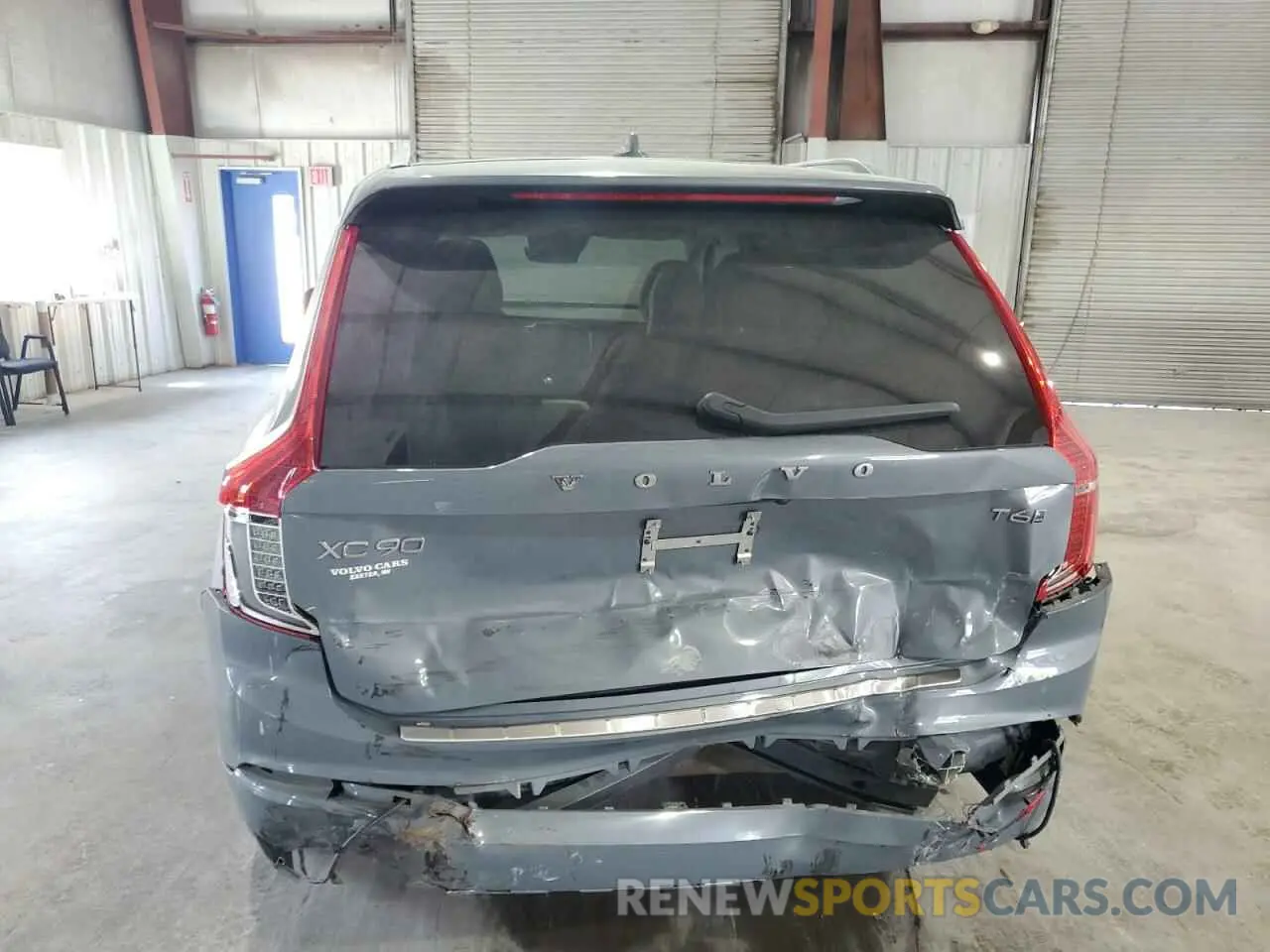 6 Photograph of a damaged car YV4A221K8L1612923 VOLVO XC90 2020