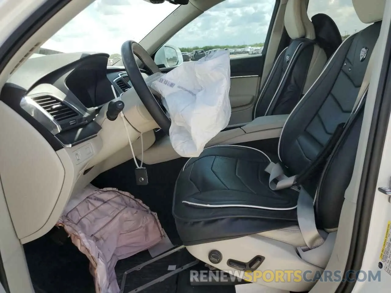 7 Photograph of a damaged car YV4A22PK1L1580968 VOLVO XC90 2020