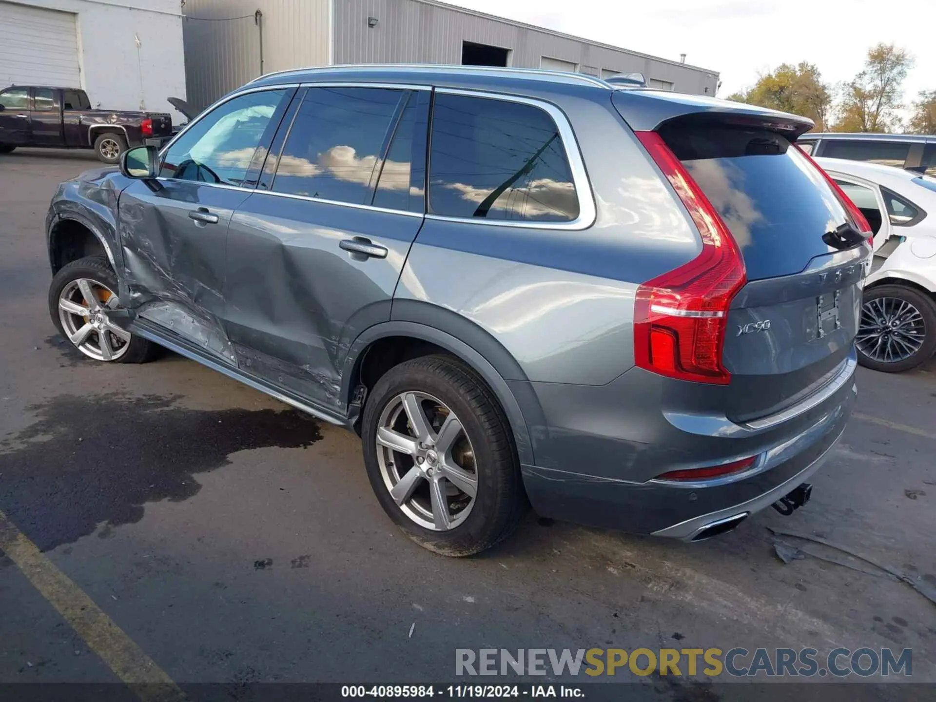 3 Photograph of a damaged car YV4A22PK4L1569317 VOLVO XC90 2020