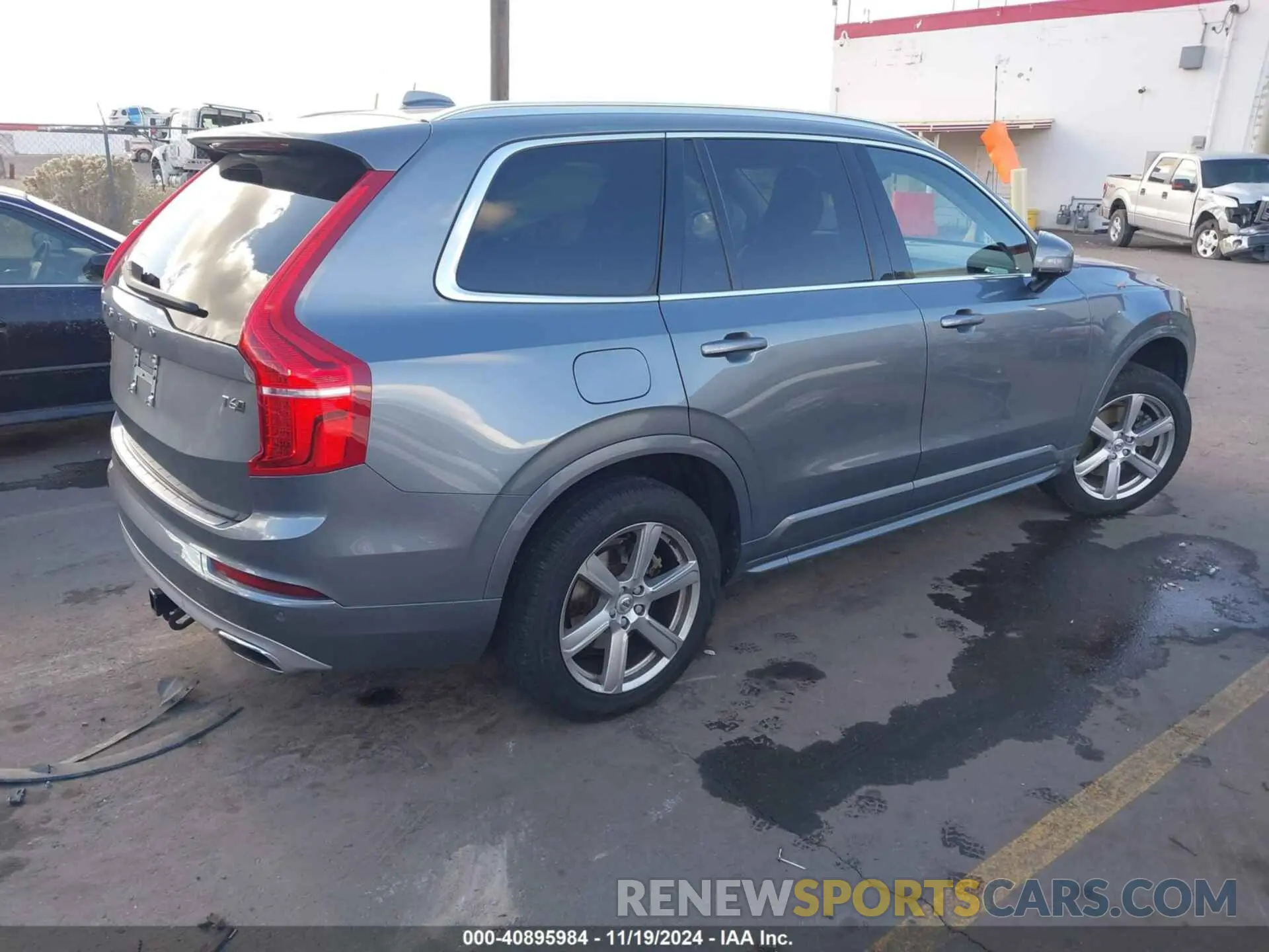 4 Photograph of a damaged car YV4A22PK4L1569317 VOLVO XC90 2020