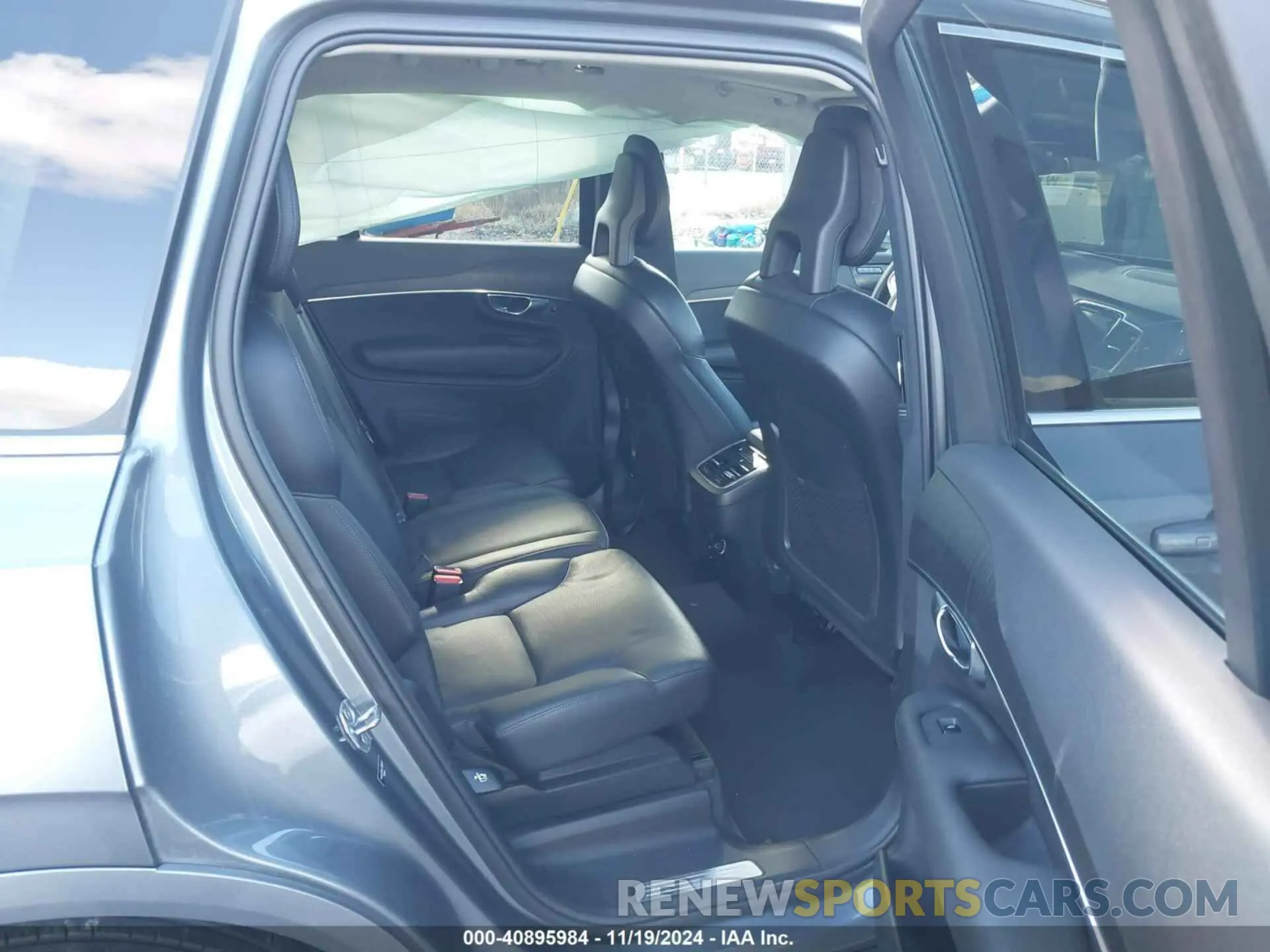 8 Photograph of a damaged car YV4A22PK4L1569317 VOLVO XC90 2020