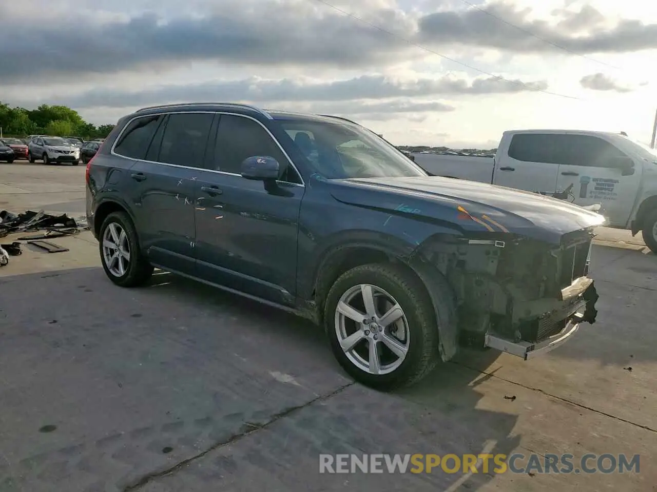 4 Photograph of a damaged car YV4A22PK7L1581431 VOLVO XC90 2020