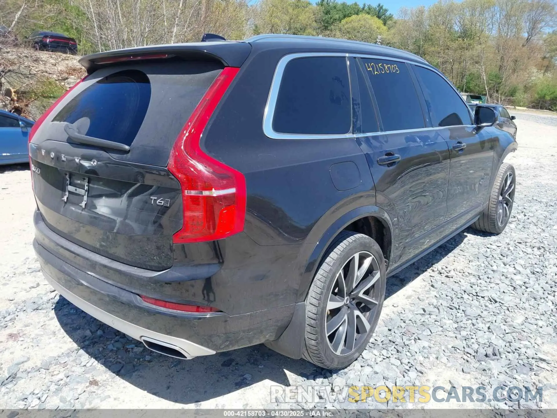 4 Photograph of a damaged car YV4A22PK8L1554545 VOLVO XC90 2020