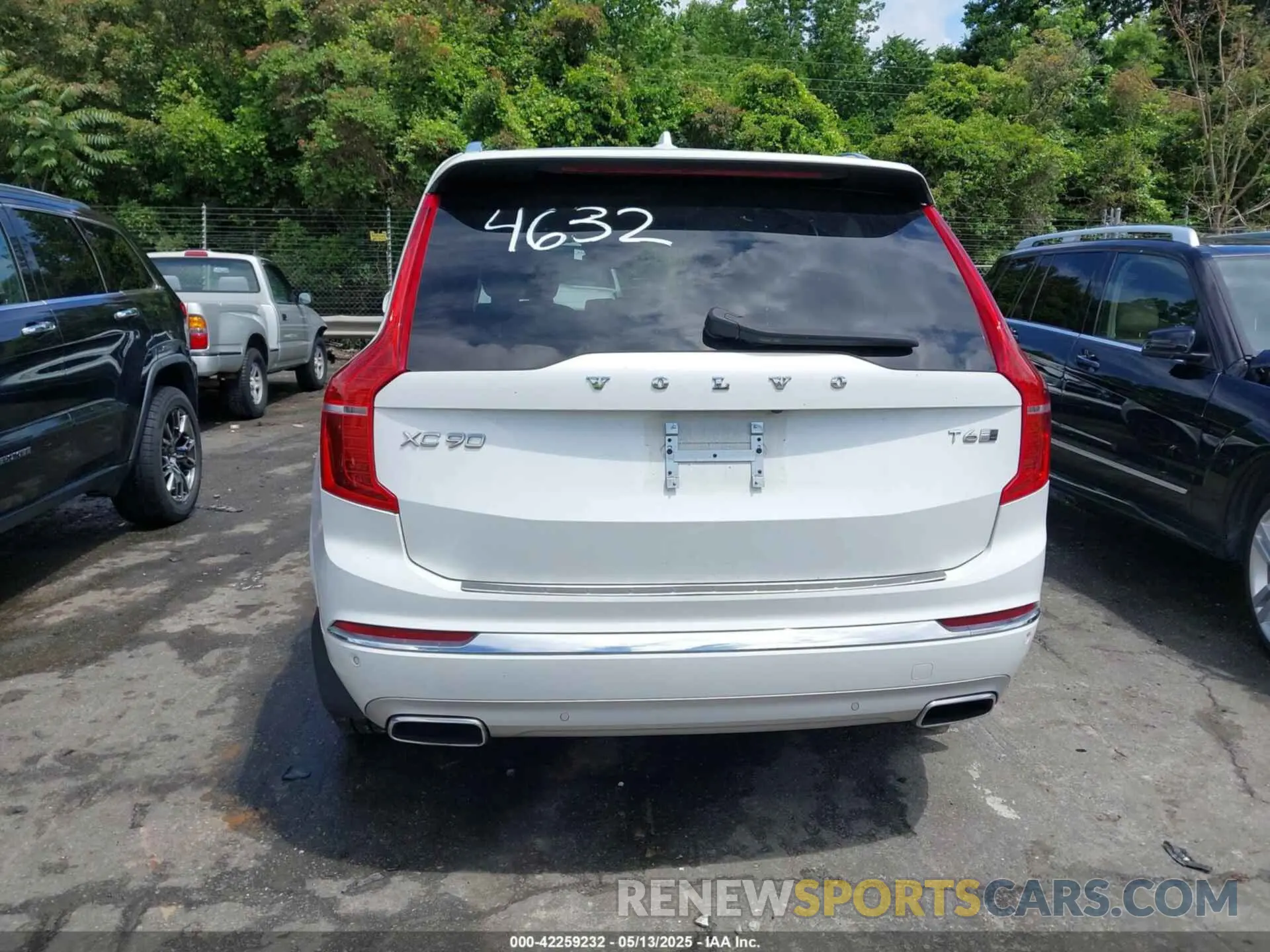 16 Photograph of a damaged car YV4A22PL1L1534632 VOLVO XC90 2020