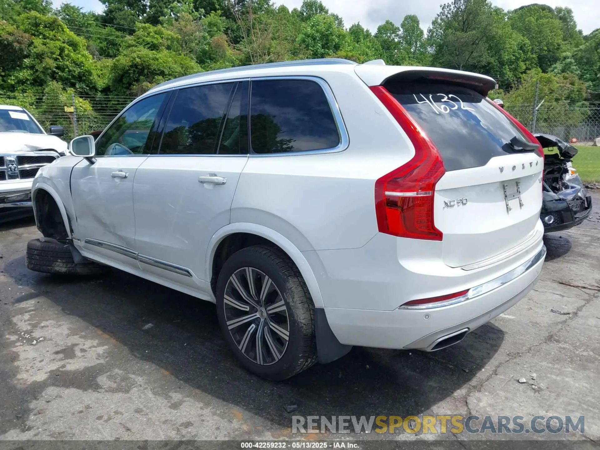 3 Photograph of a damaged car YV4A22PL1L1534632 VOLVO XC90 2020