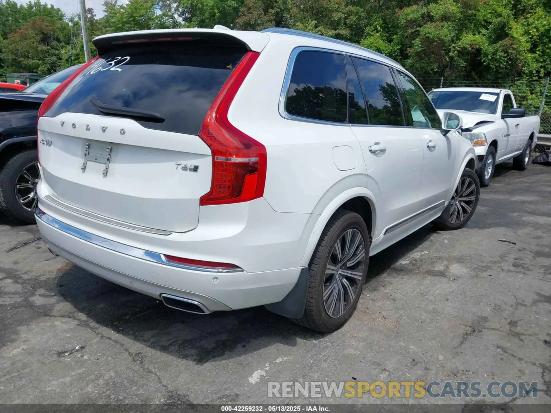 4 Photograph of a damaged car YV4A22PL1L1534632 VOLVO XC90 2020