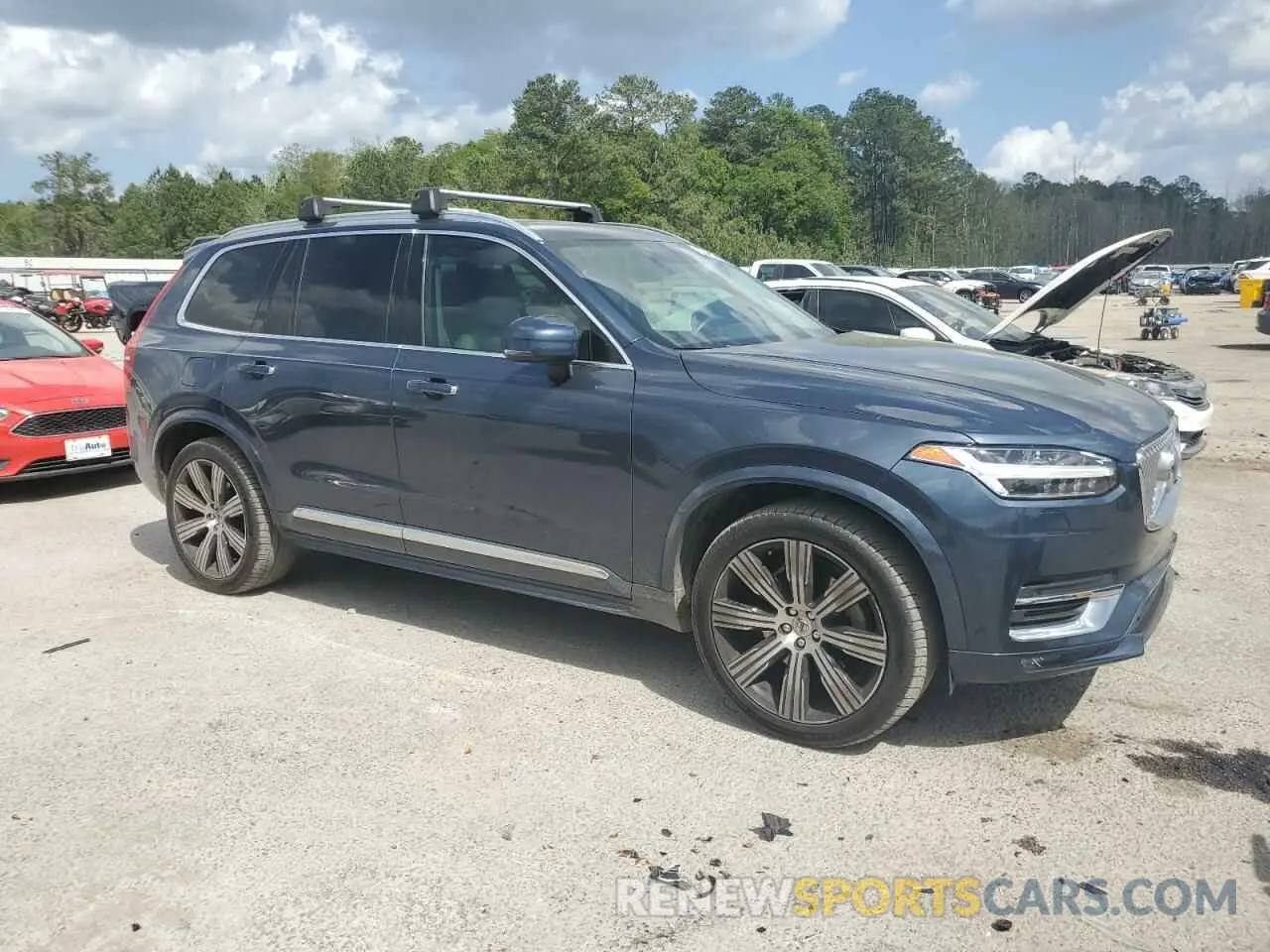 4 Photograph of a damaged car YV4A22PL2L1610228 VOLVO XC90 2020