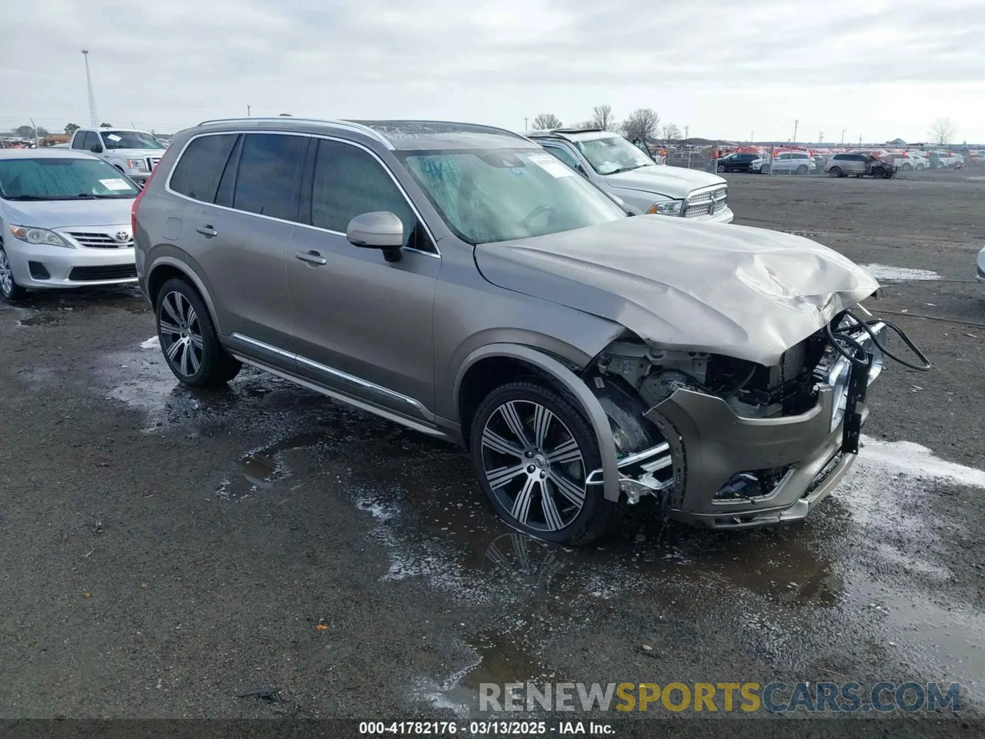 1 Photograph of a damaged car YV4A22PL6L1536649 VOLVO XC90 2020