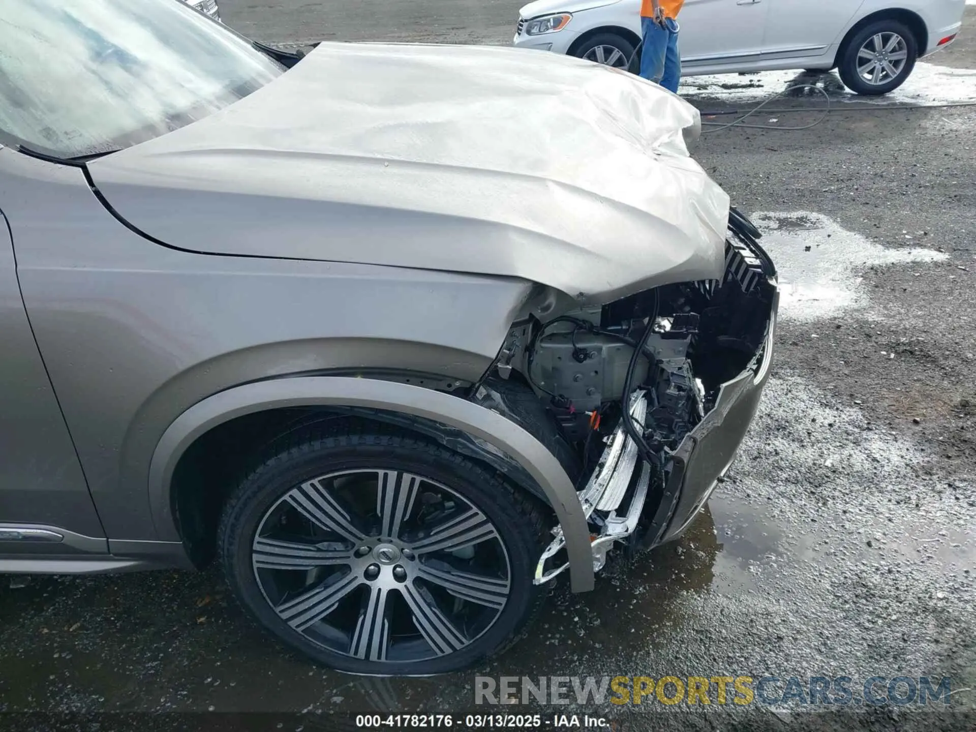 18 Photograph of a damaged car YV4A22PL6L1536649 VOLVO XC90 2020
