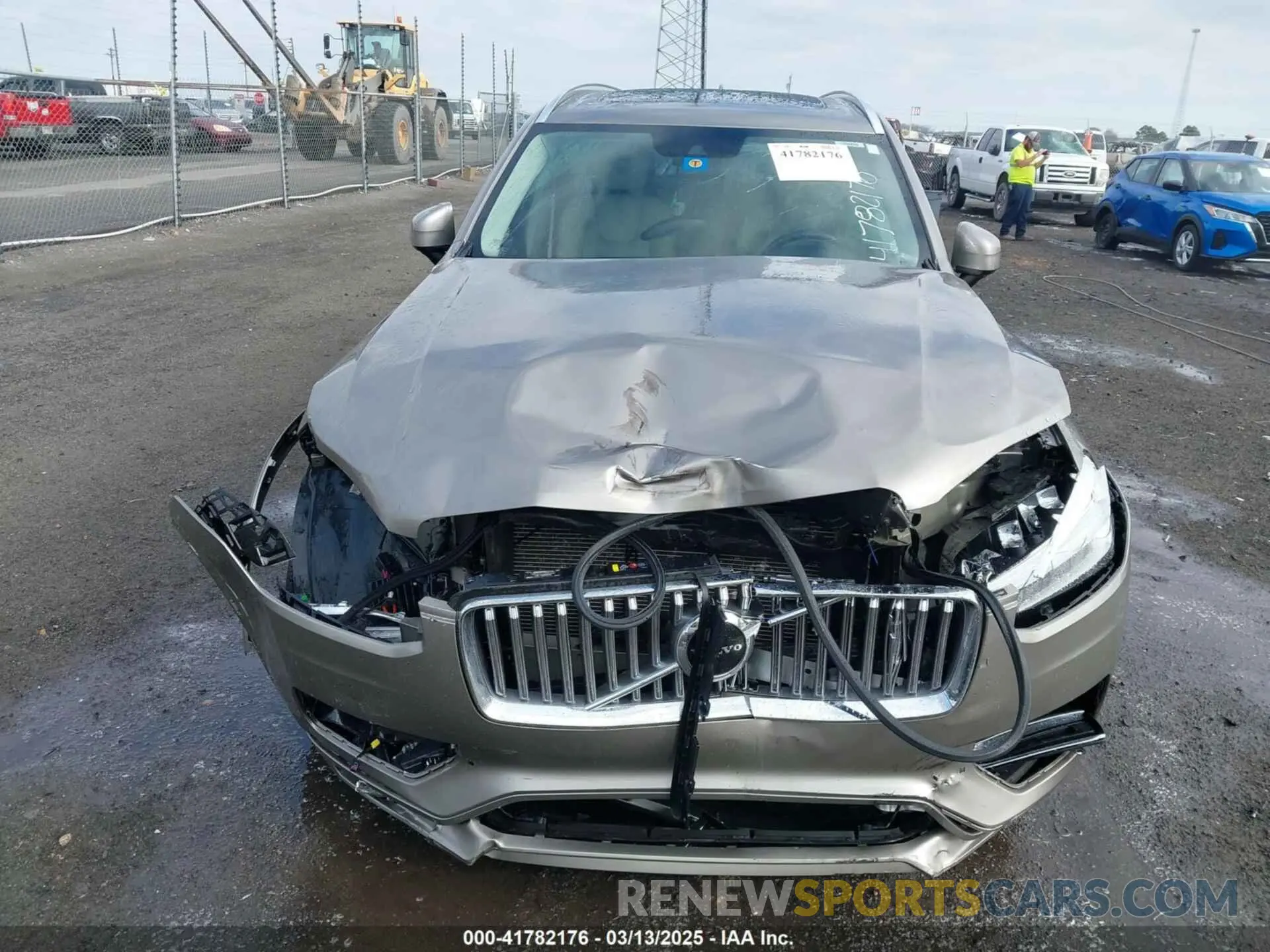 6 Photograph of a damaged car YV4A22PL6L1536649 VOLVO XC90 2020