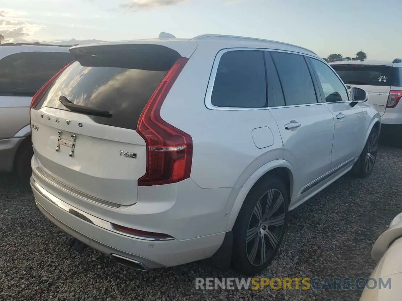 3 Photograph of a damaged car YV4A22PL6L1593515 VOLVO XC90 2020