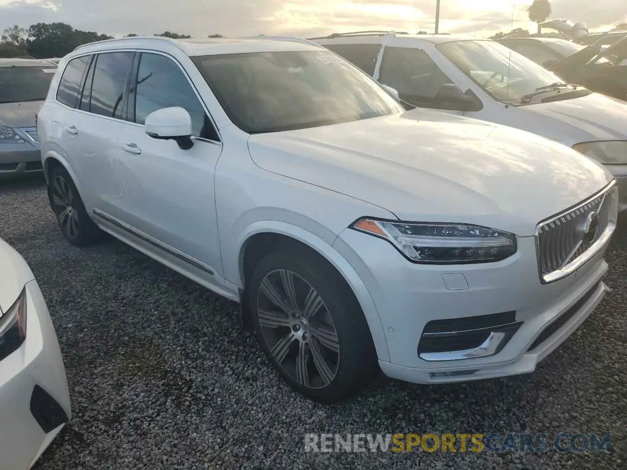 4 Photograph of a damaged car YV4A22PL6L1593515 VOLVO XC90 2020