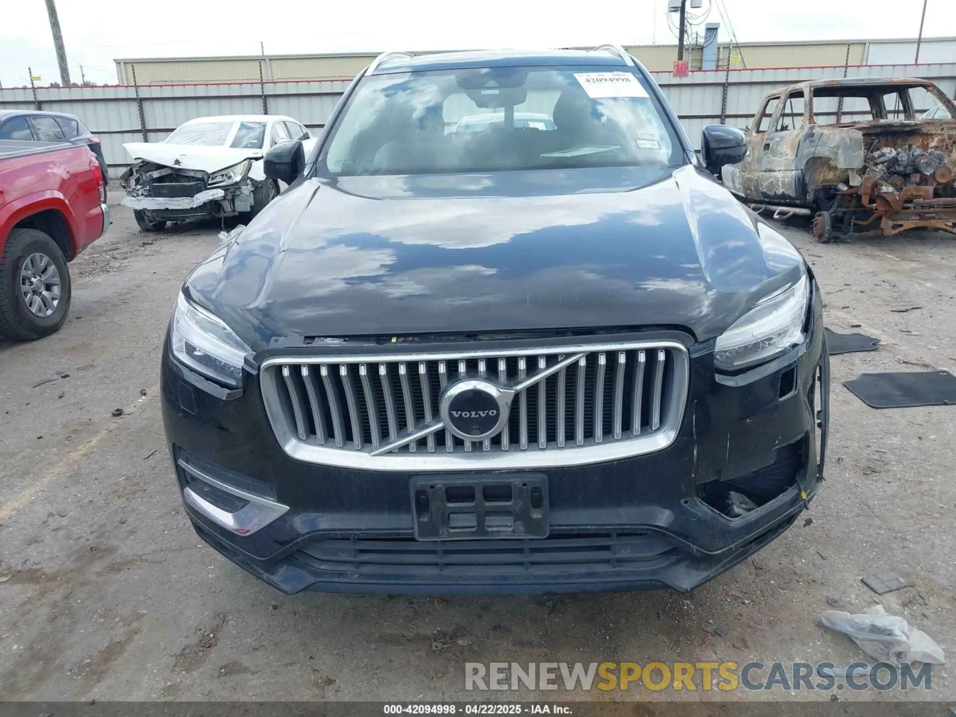 12 Photograph of a damaged car YV4A22PL9L1583593 VOLVO XC90 2020
