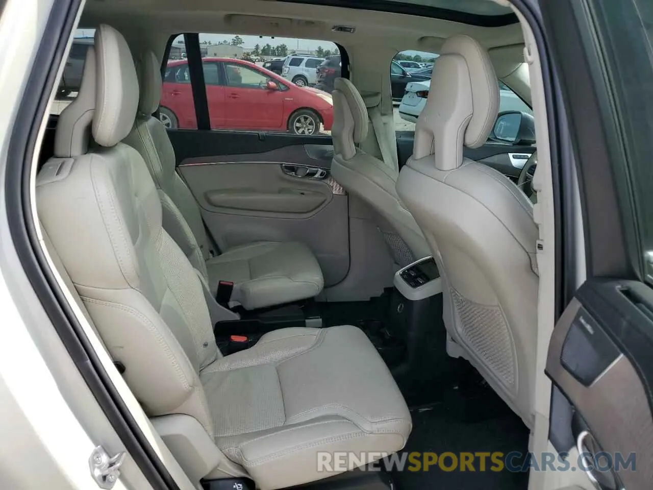11 Photograph of a damaged car YV4BR00L2L1576709 VOLVO XC90 2020