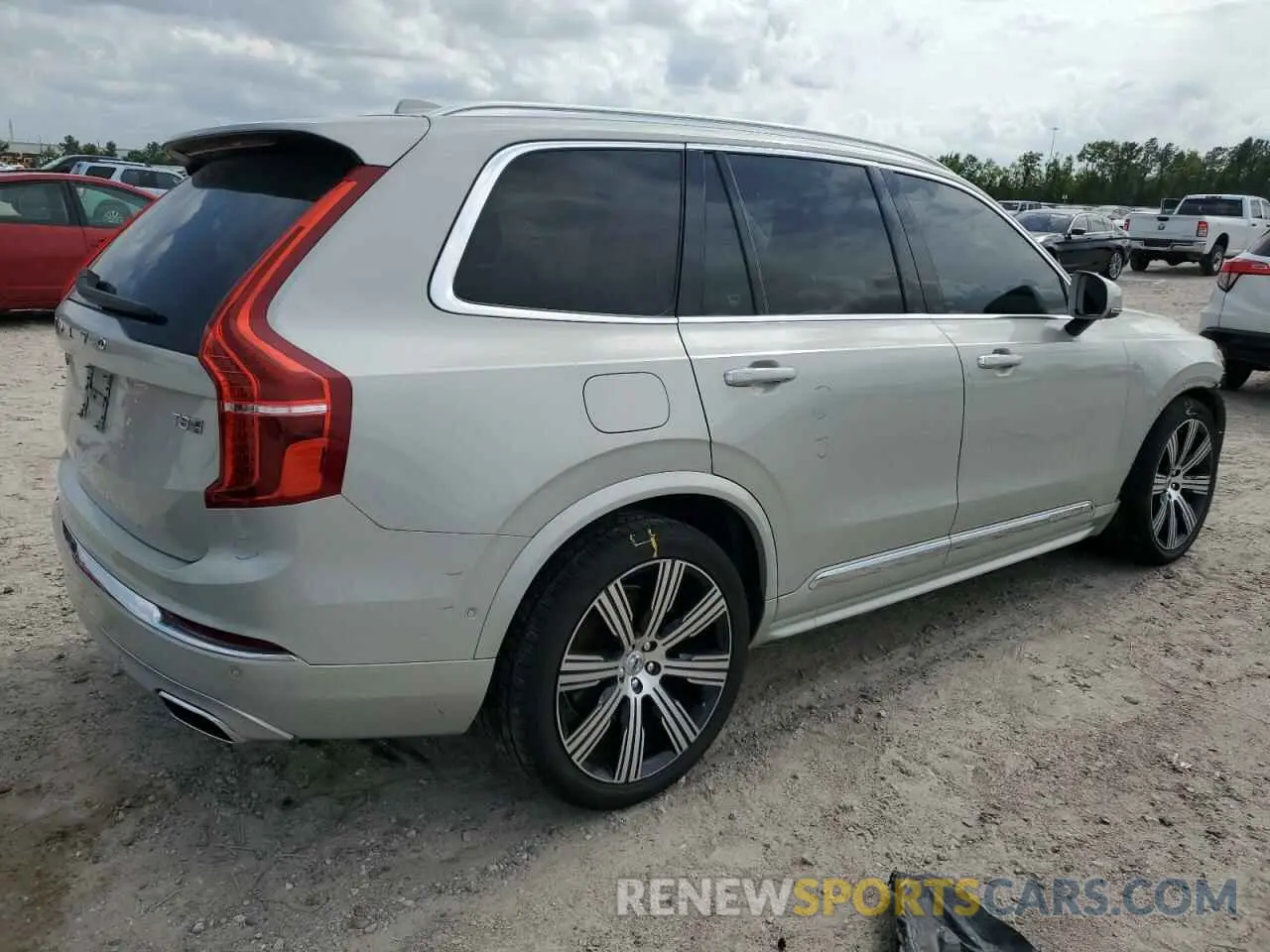 3 Photograph of a damaged car YV4BR00L2L1576709 VOLVO XC90 2020