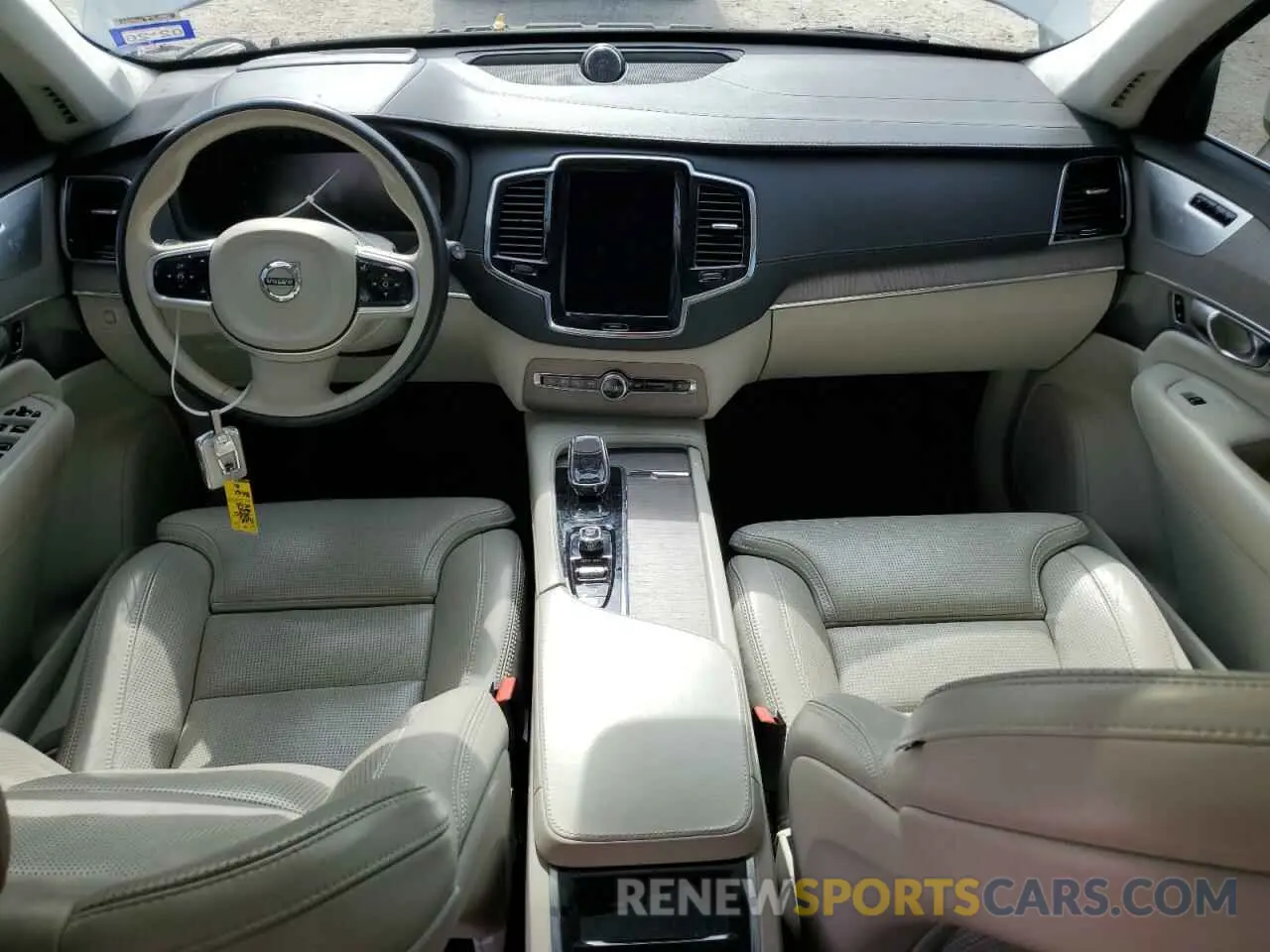 8 Photograph of a damaged car YV4BR00L2L1576709 VOLVO XC90 2020