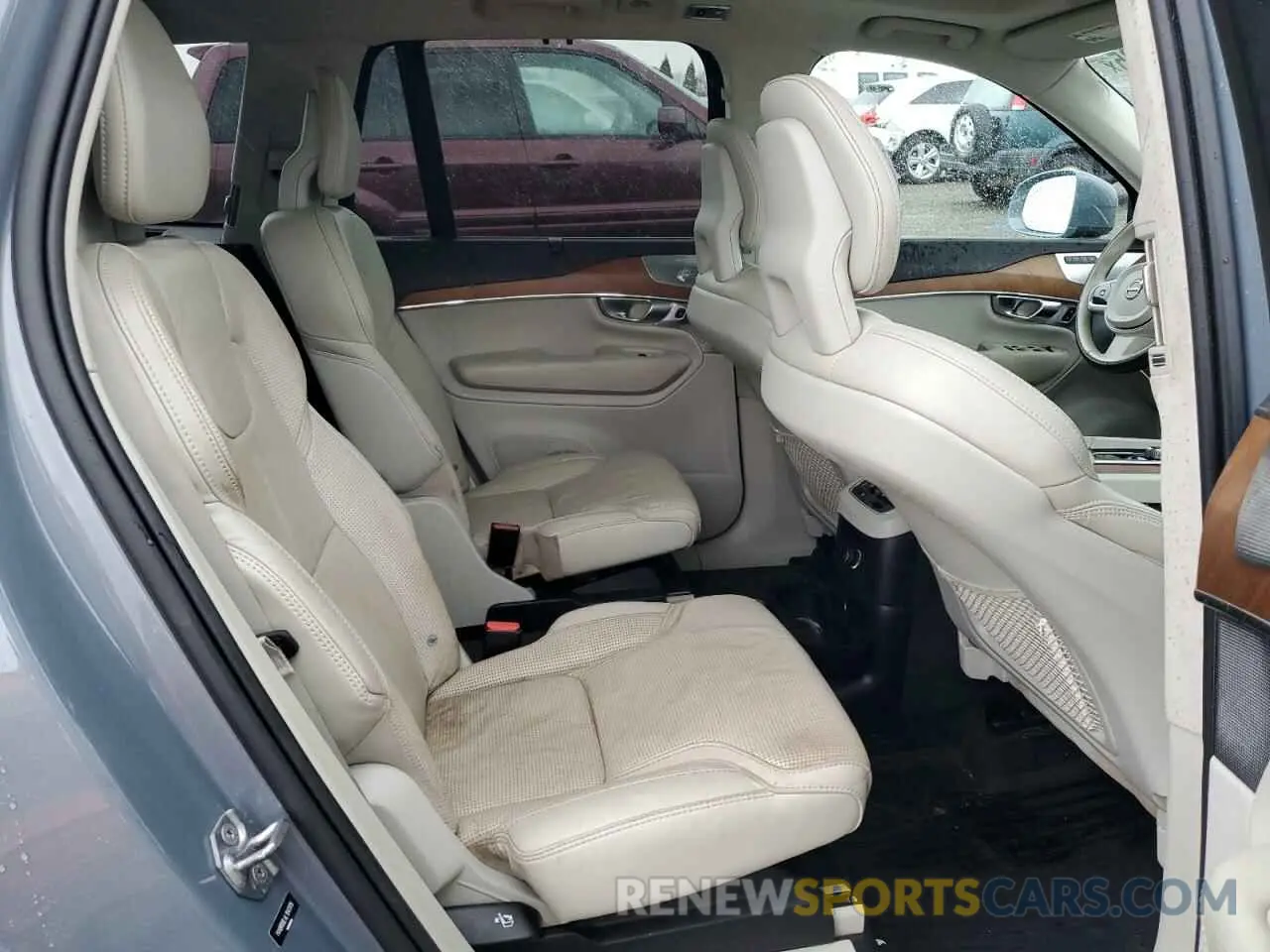 11 Photograph of a damaged car YV4BR00L4L1540178 VOLVO XC90 2020