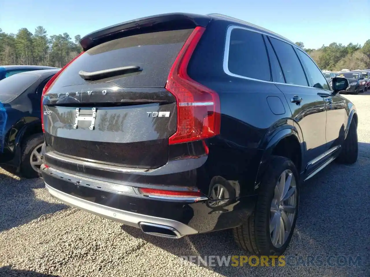 4 Photograph of a damaged car YV4BR0CL2L1579539 VOLVO XC90 2020