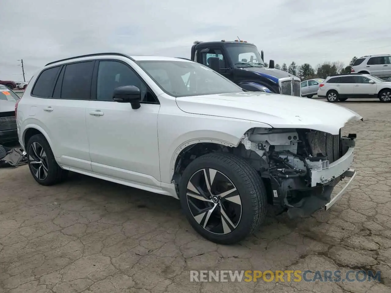 4 Photograph of a damaged car YV4BR0CM1L1591576 VOLVO XC90 2020