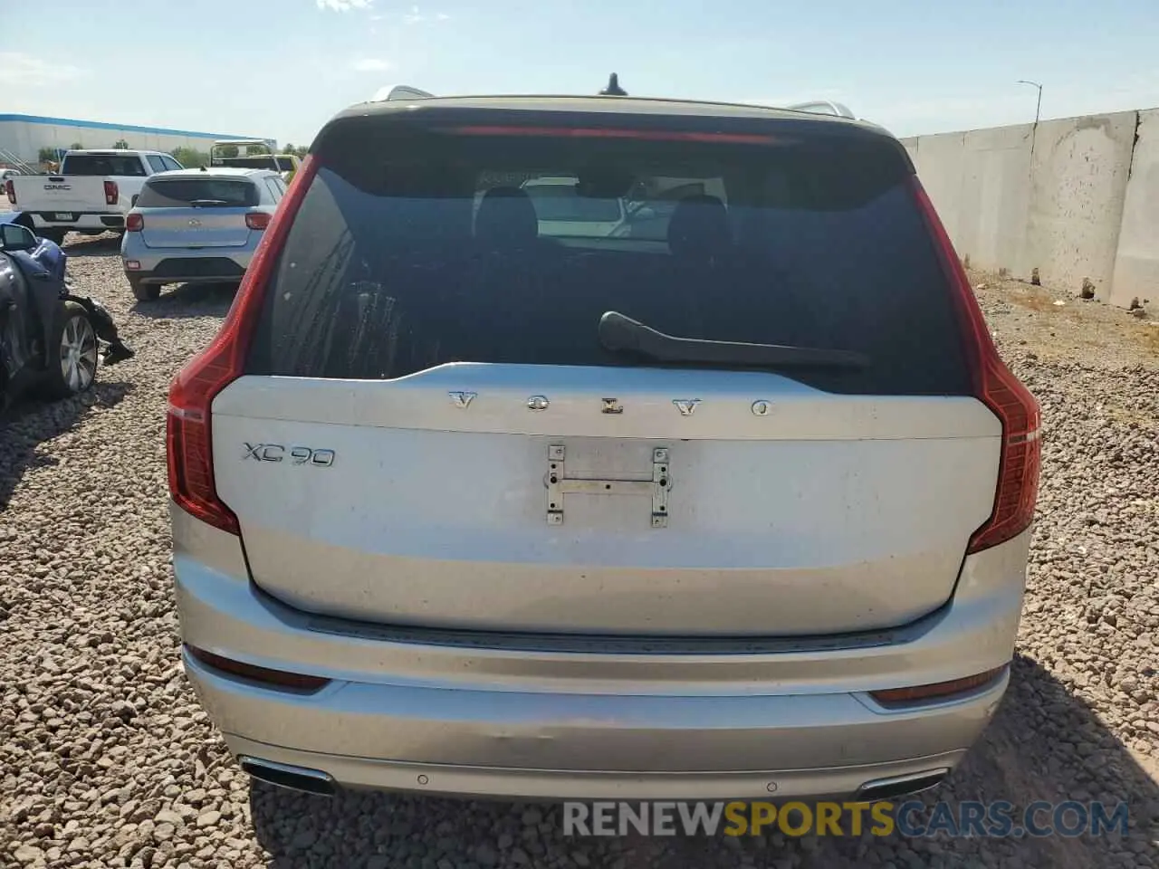 6 Photograph of a damaged car YV4102CK1M1687063 VOLVO XC90 2021