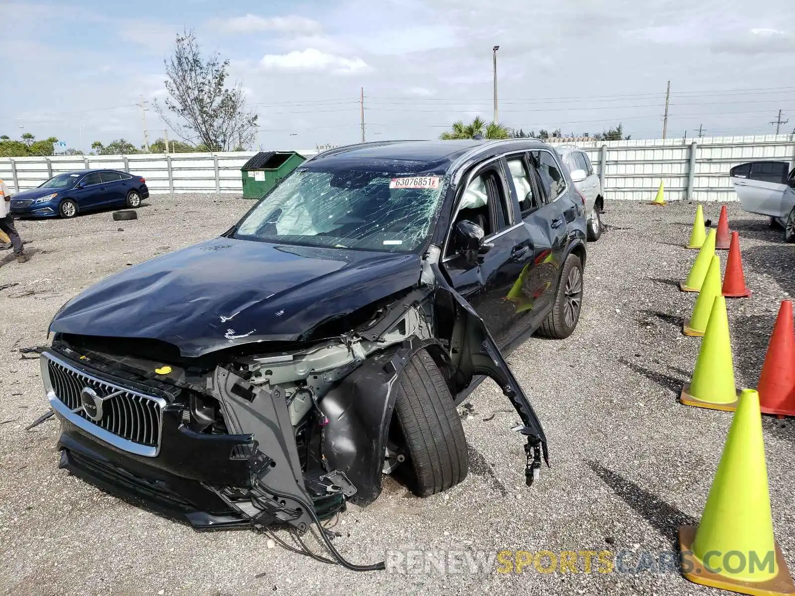 2 Photograph of a damaged car YV4102CK2M1756570 VOLVO XC90 2021