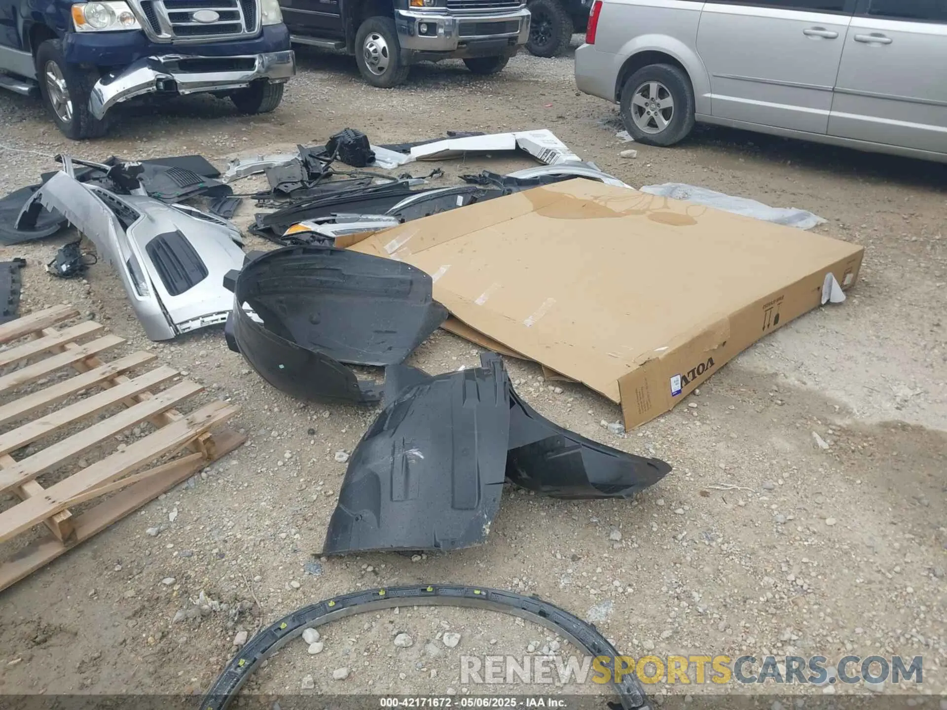 21 Photograph of a damaged car YV4102CK7M1735715 VOLVO XC90 2021