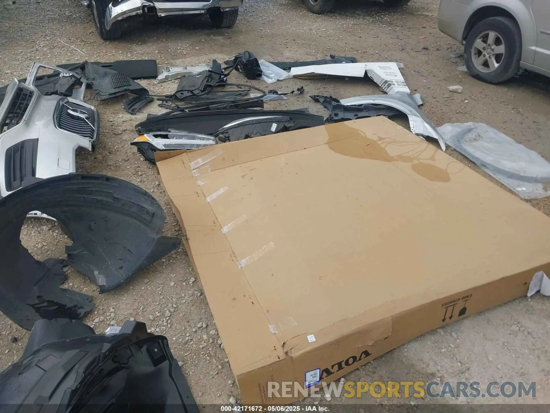 22 Photograph of a damaged car YV4102CK7M1735715 VOLVO XC90 2021