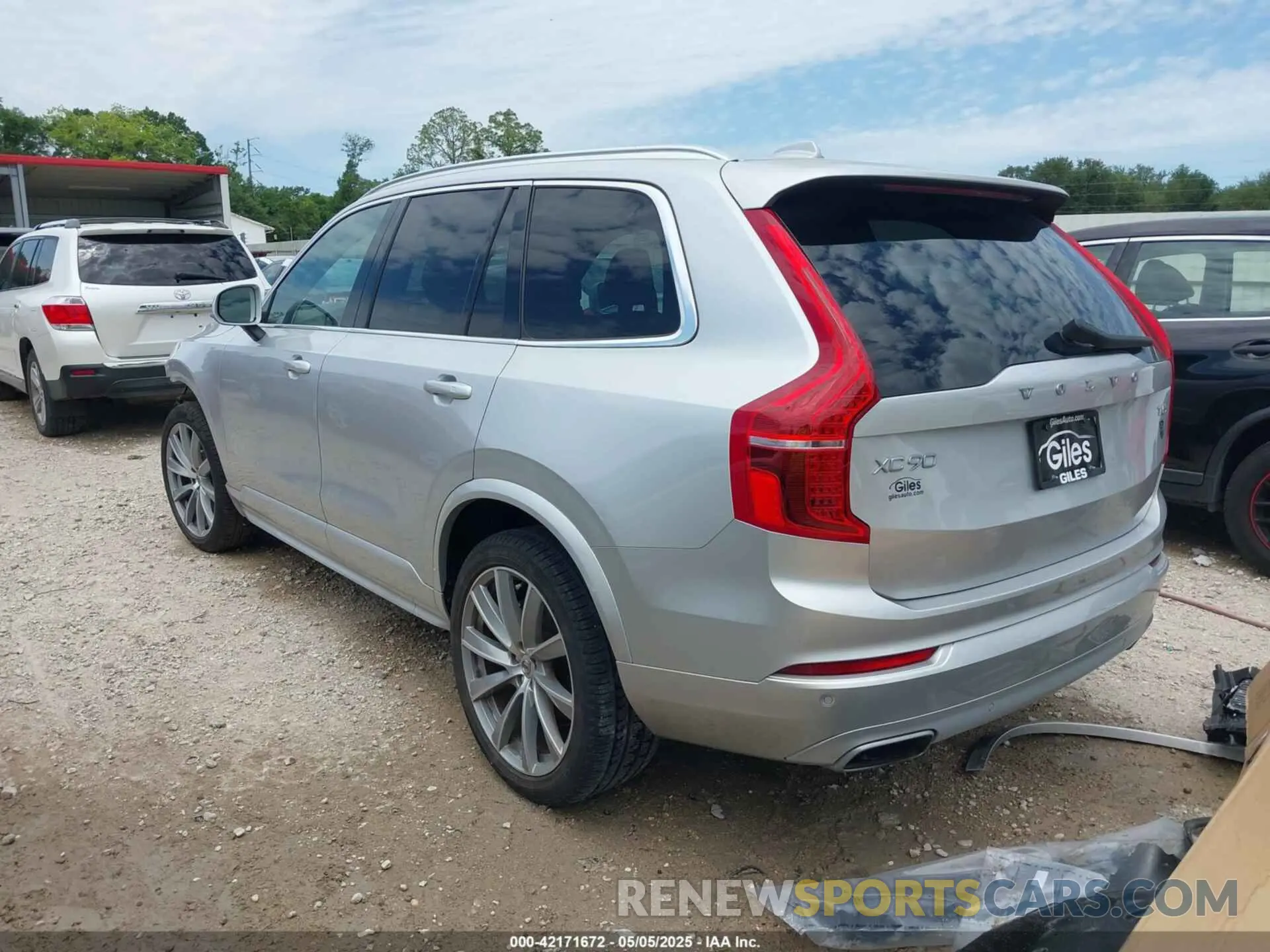 3 Photograph of a damaged car YV4102CK7M1735715 VOLVO XC90 2021