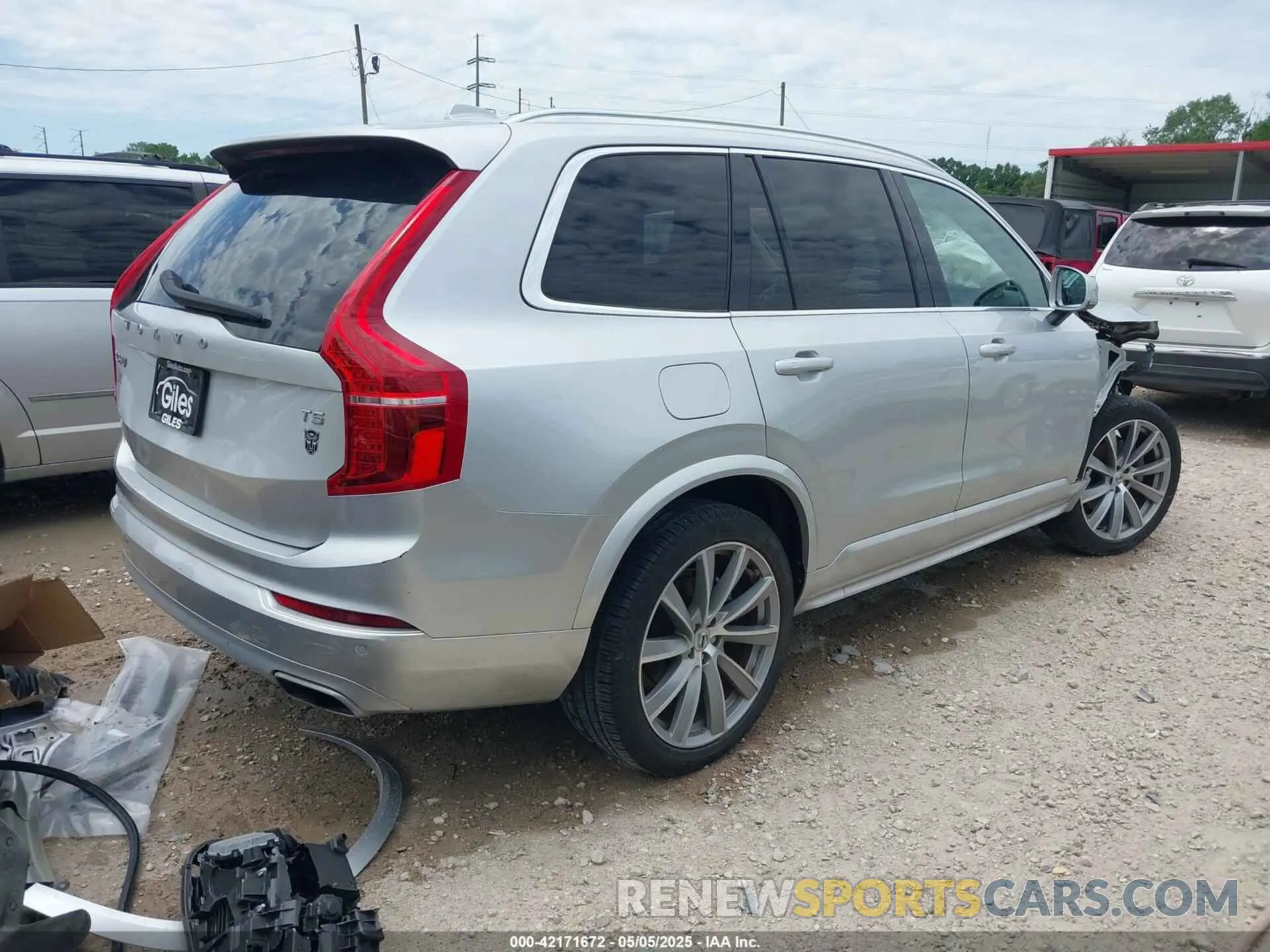 4 Photograph of a damaged car YV4102CK7M1735715 VOLVO XC90 2021
