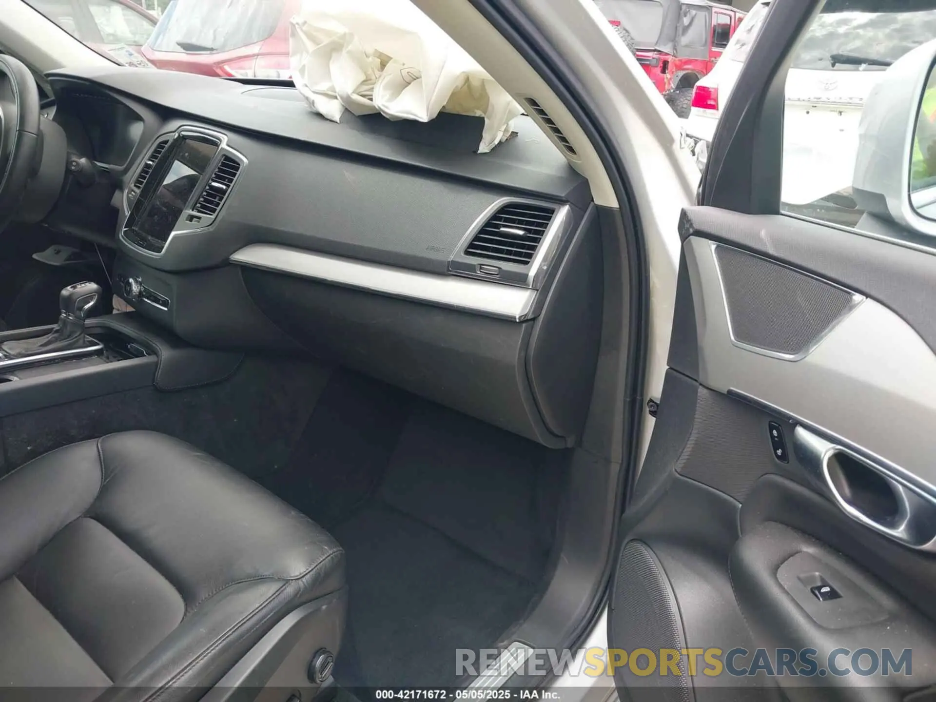 5 Photograph of a damaged car YV4102CK7M1735715 VOLVO XC90 2021