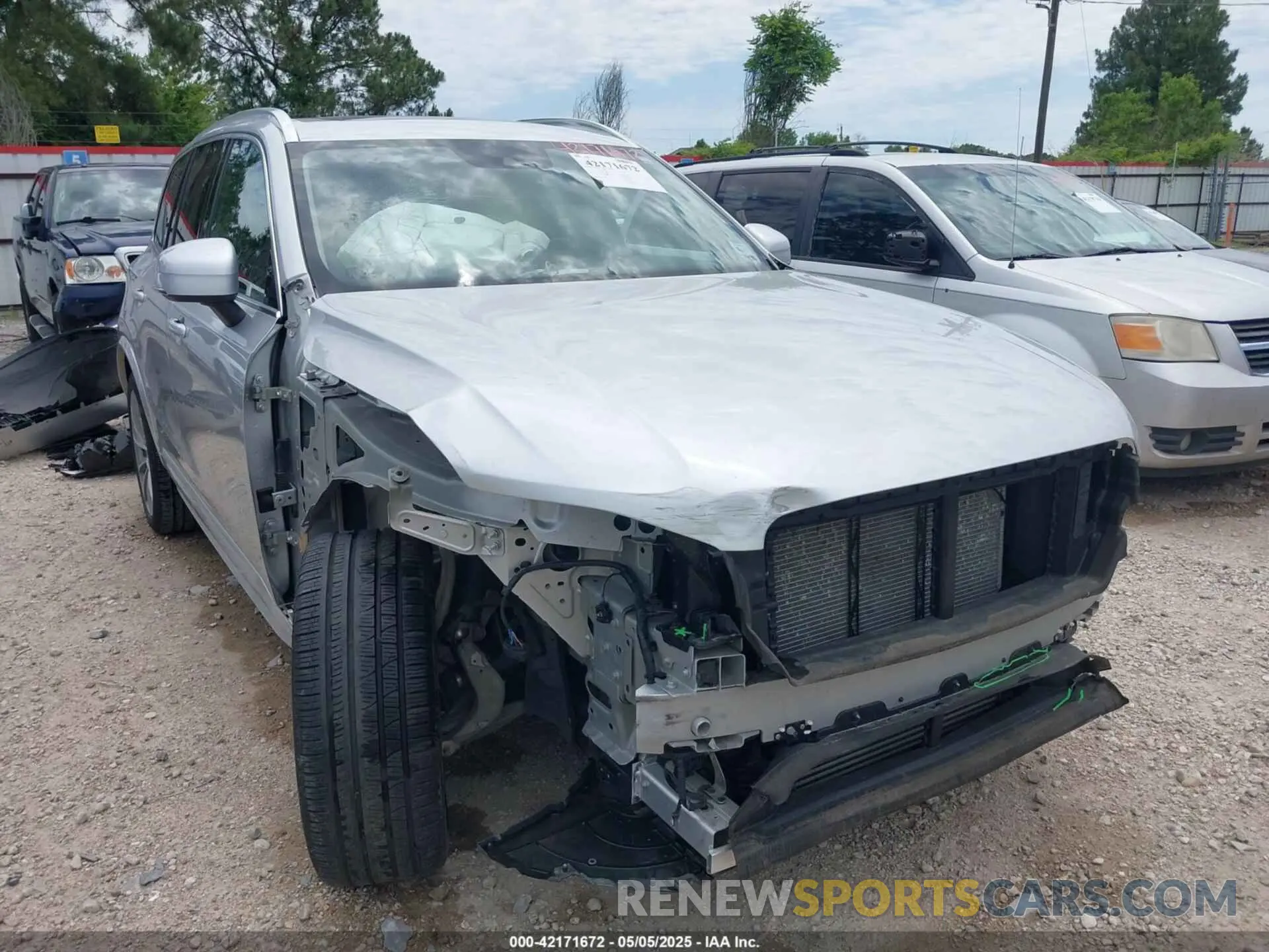6 Photograph of a damaged car YV4102CK7M1735715 VOLVO XC90 2021