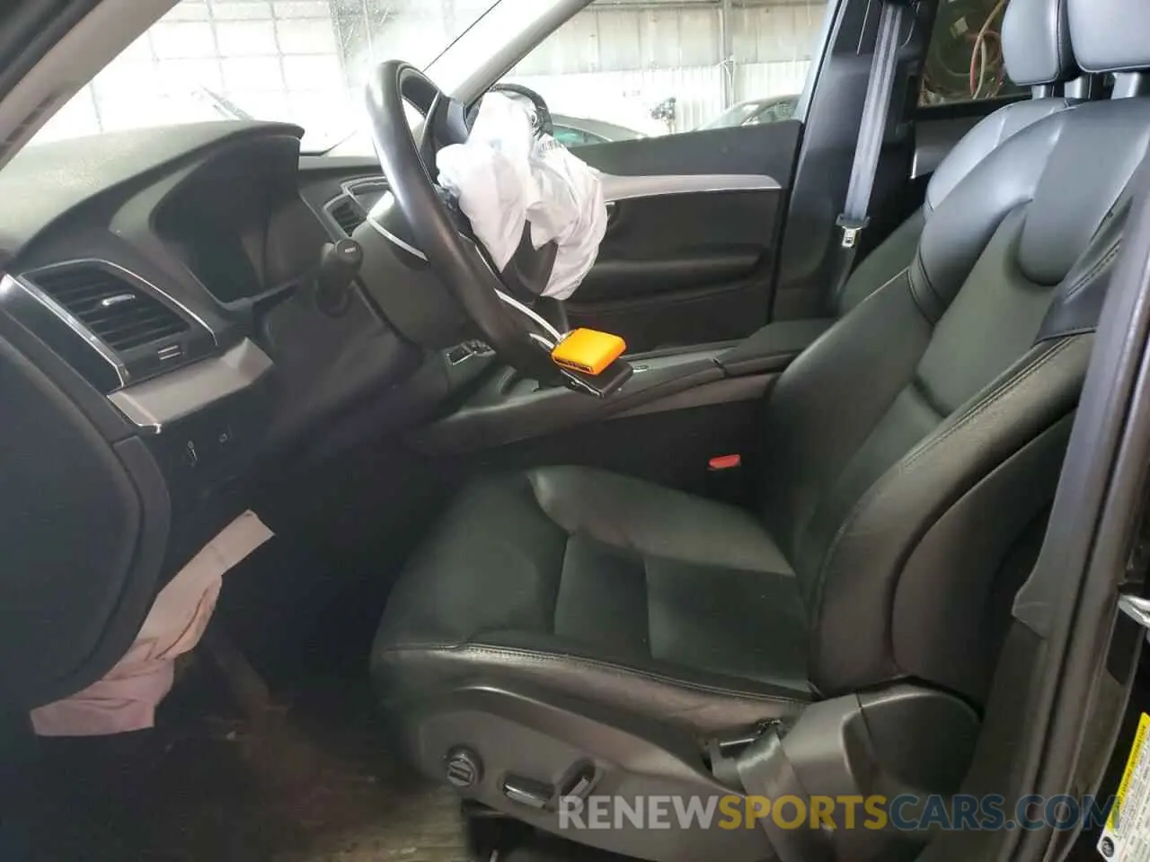 7 Photograph of a damaged car YV4102PK3M1680707 VOLVO XC90 2021
