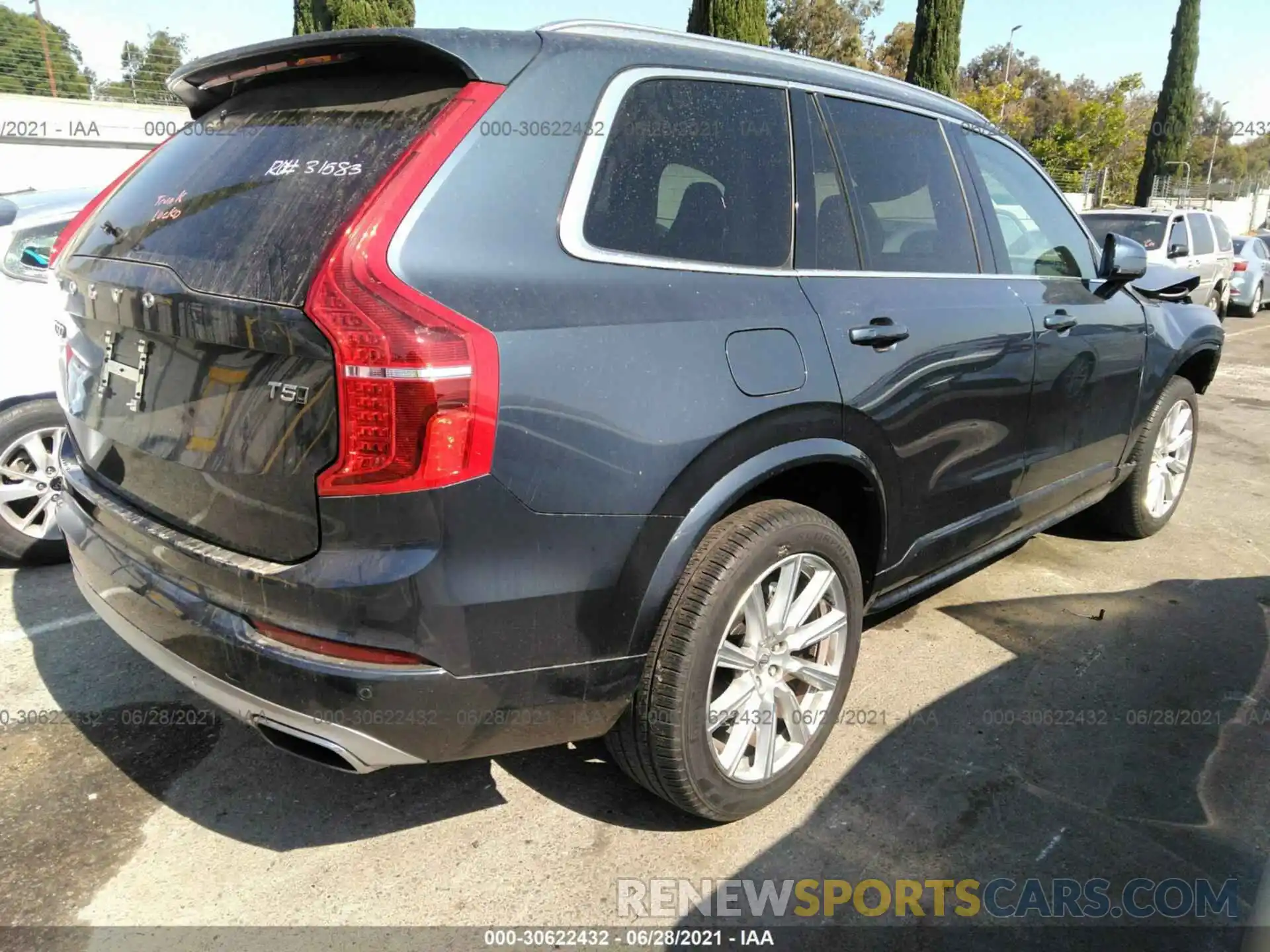 4 Photograph of a damaged car YV4102PK3M1737729 VOLVO XC90 2021