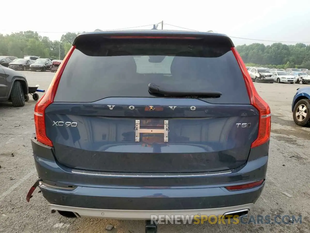6 Photograph of a damaged car YV4102PK4M1671000 VOLVO XC90 2021