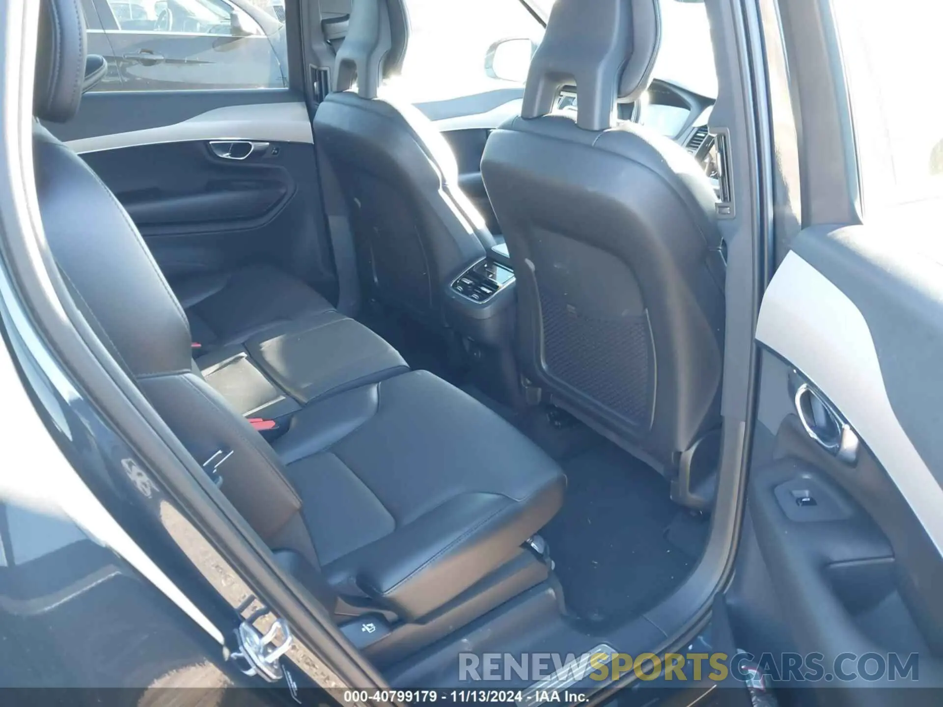 8 Photograph of a damaged car YV4102PK9M1698256 VOLVO XC90 2021