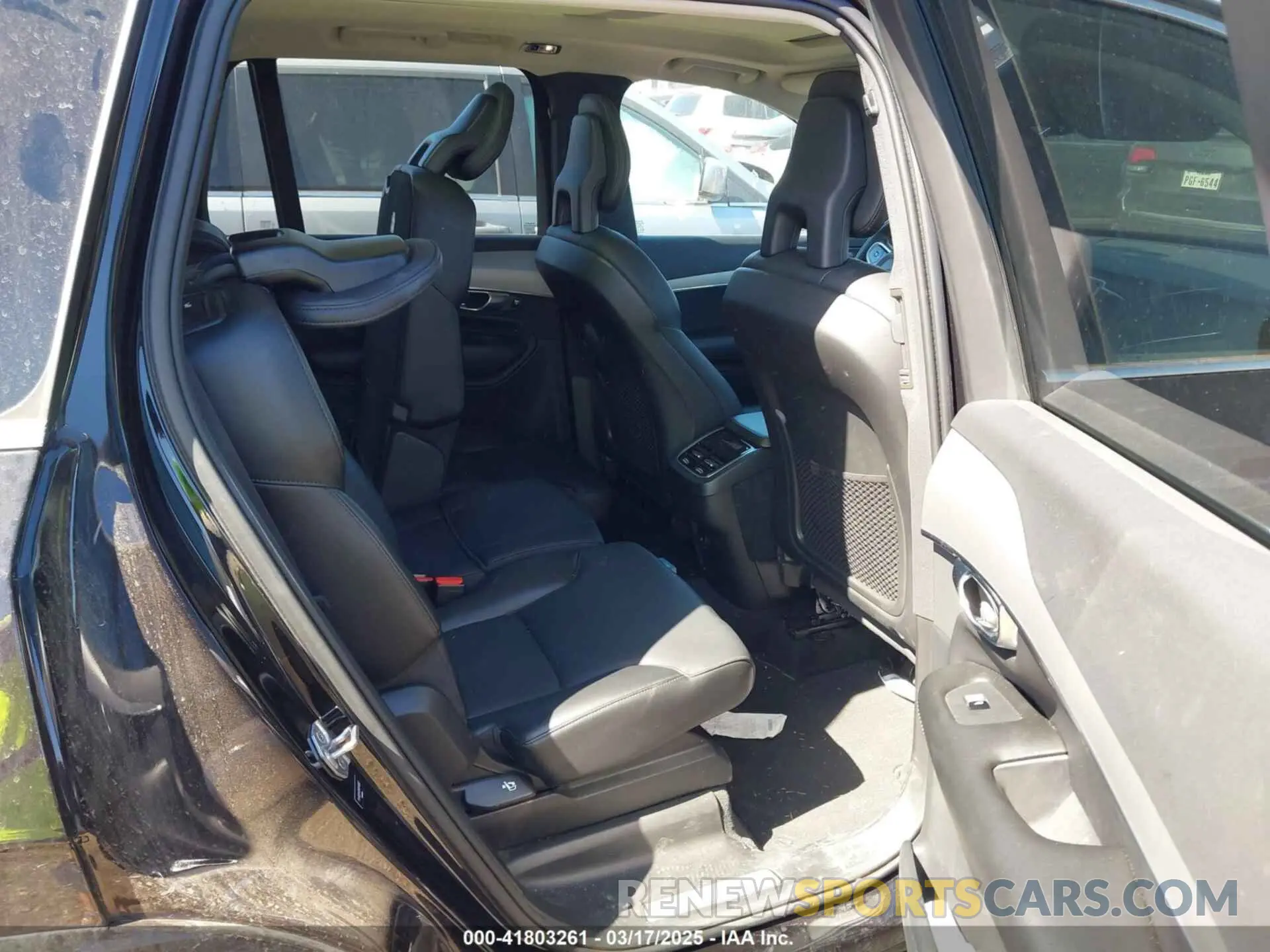 8 Photograph of a damaged car YV4102PKXM1741082 VOLVO XC90 2021