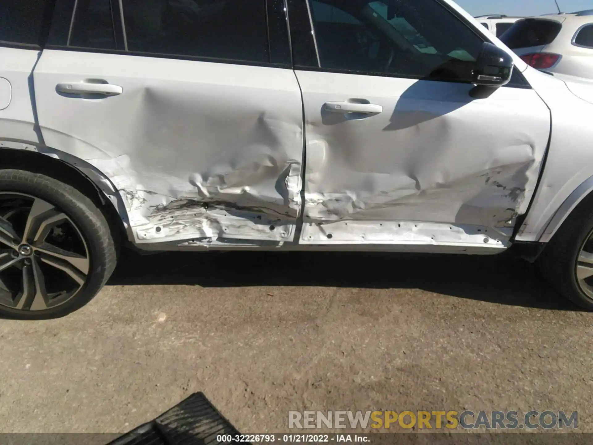 6 Photograph of a damaged car YV4102PM4M1720746 VOLVO XC90 2021