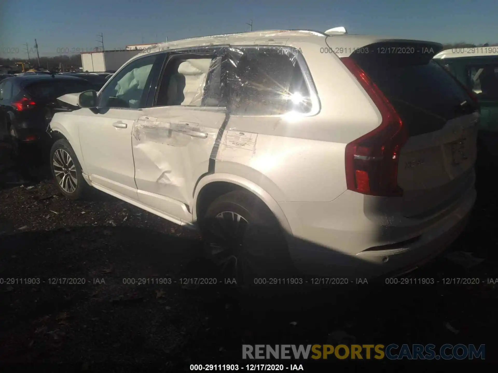 3 Photograph of a damaged car YV4A221K1M1683821 VOLVO XC90 2021