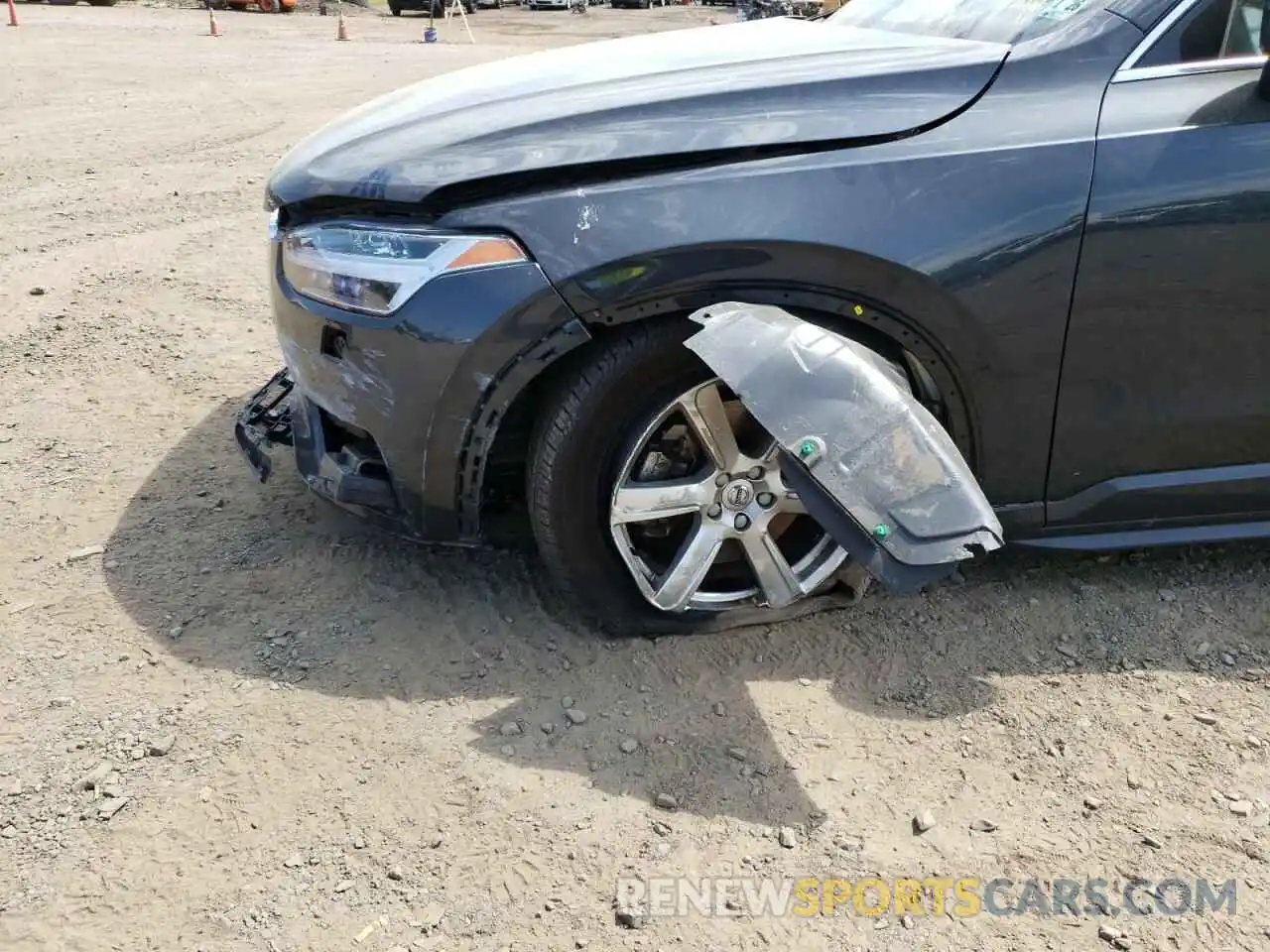 9 Photograph of a damaged car YV4A221K2M1714493 VOLVO XC90 2021