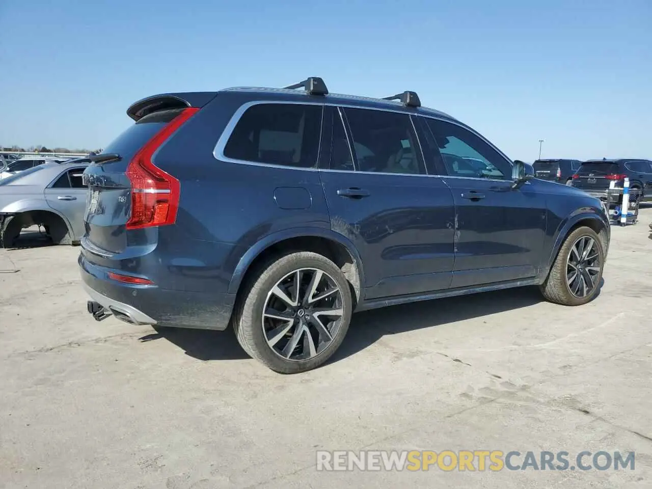 3 Photograph of a damaged car YV4A221K8M1680267 VOLVO XC90 2021