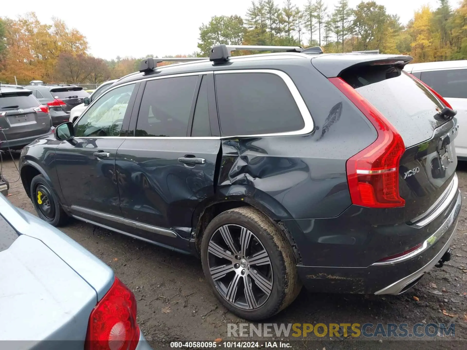14 Photograph of a damaged car YV4A221L0M1767539 VOLVO XC90 2021