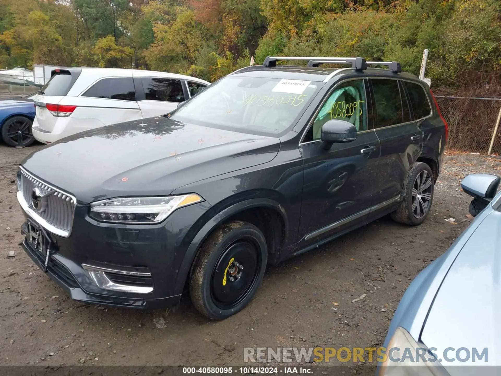2 Photograph of a damaged car YV4A221L0M1767539 VOLVO XC90 2021
