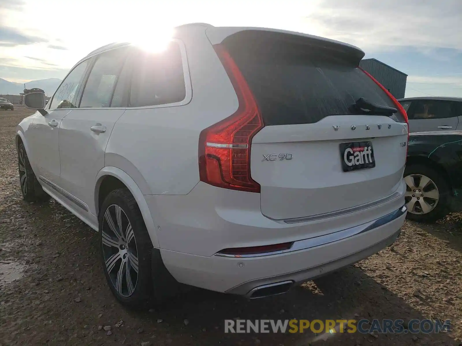 3 Photograph of a damaged car YV4A221L2M1672402 VOLVO XC90 2021