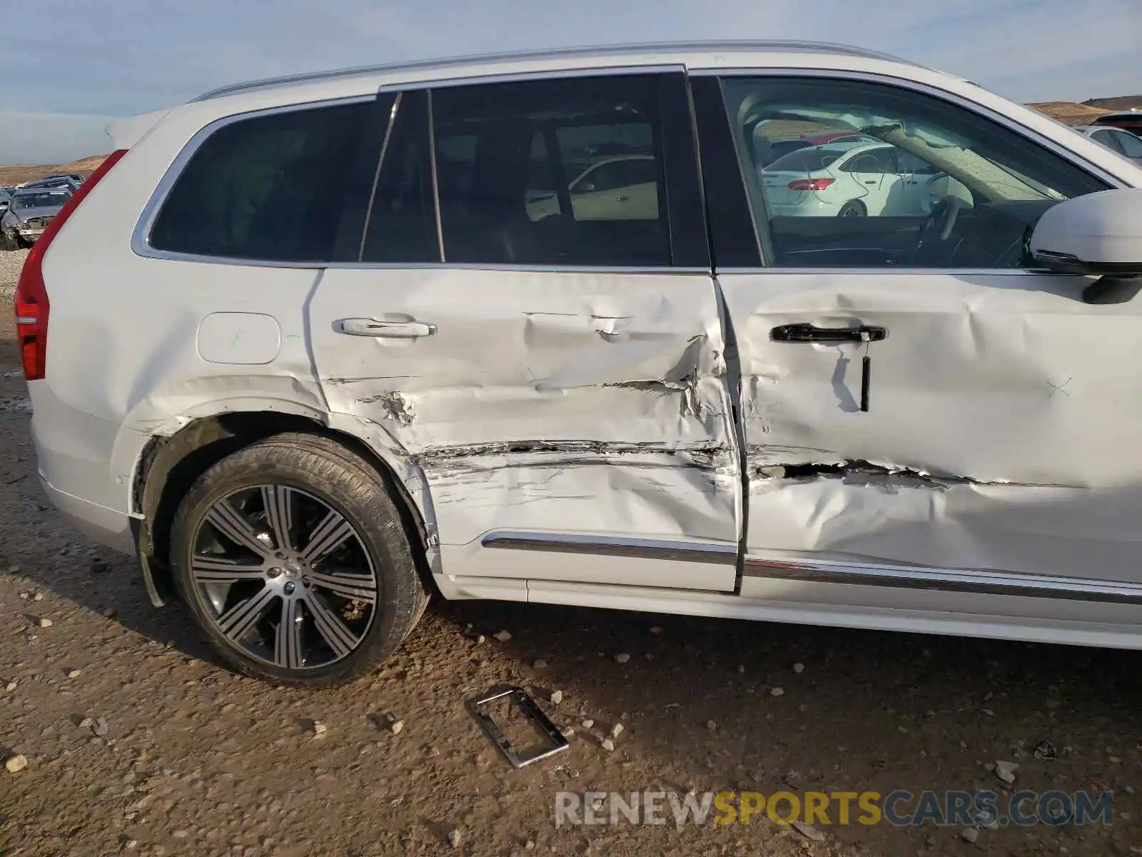 9 Photograph of a damaged car YV4A221L2M1672402 VOLVO XC90 2021